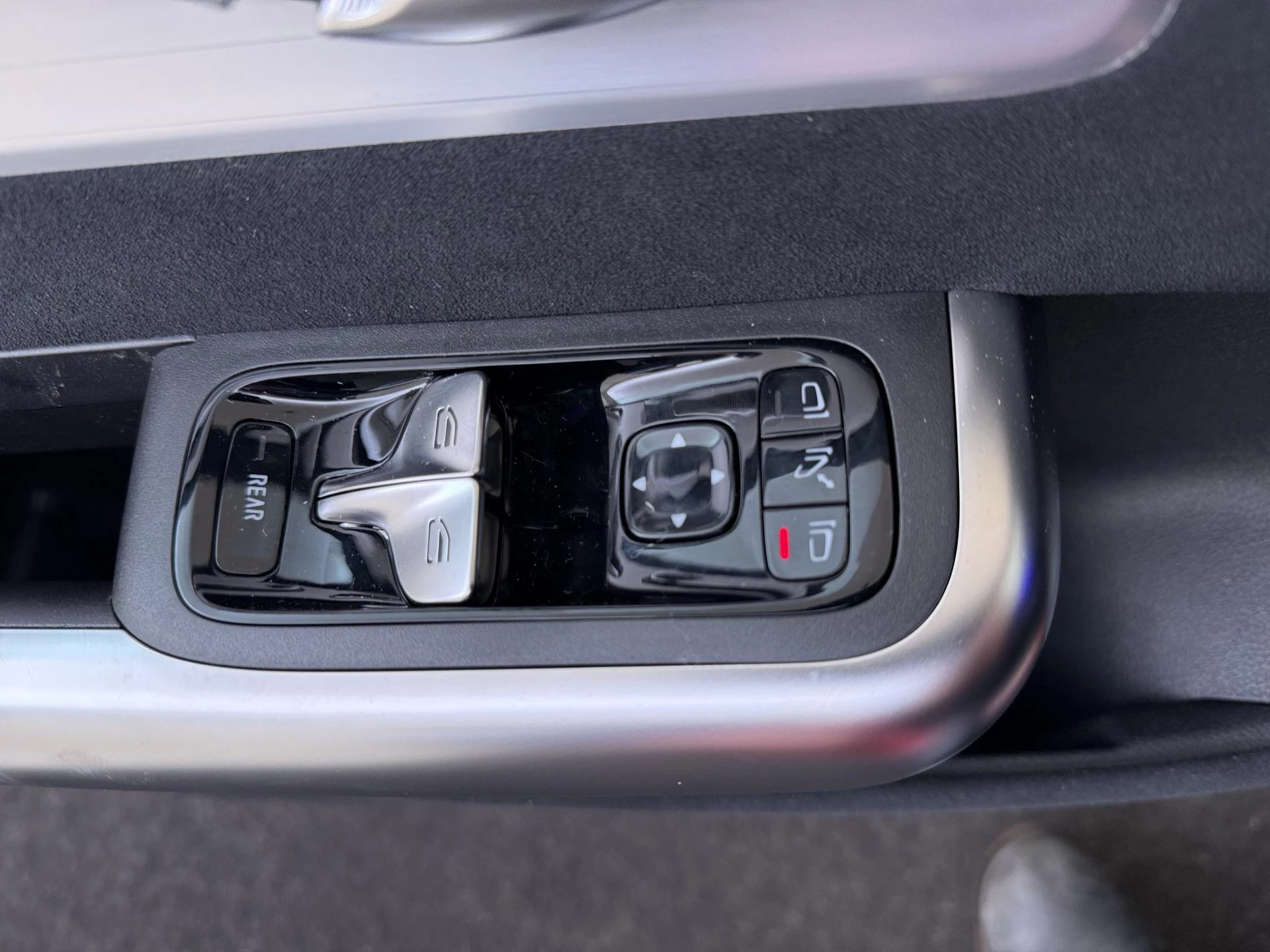 Mercedes-Benz-CLA-image-23