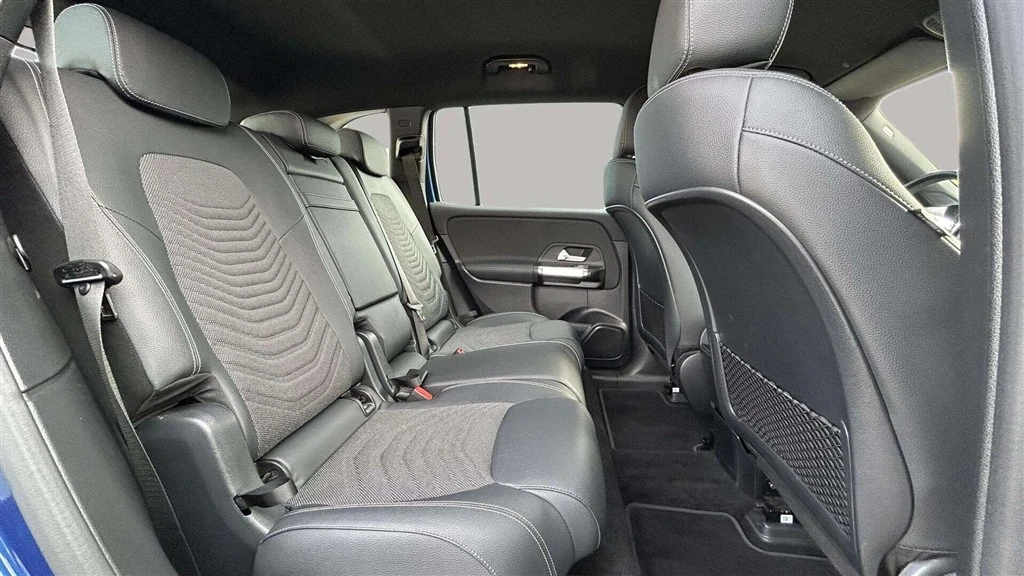Mercedes-Benz-EQB-image-21