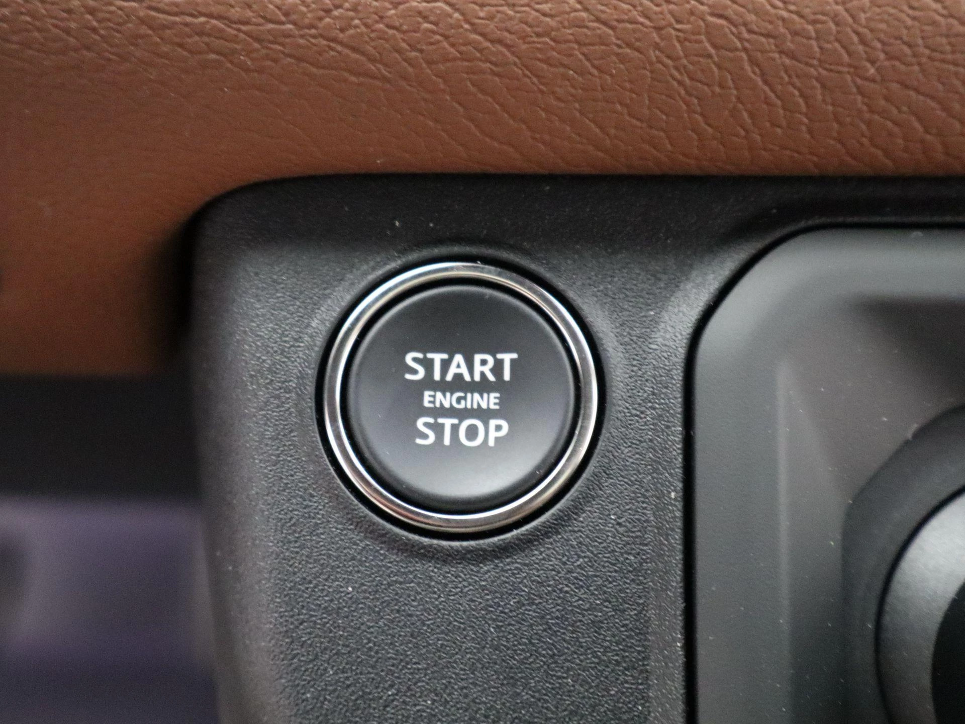Land Rover Defender P300e X-dynamic SE
