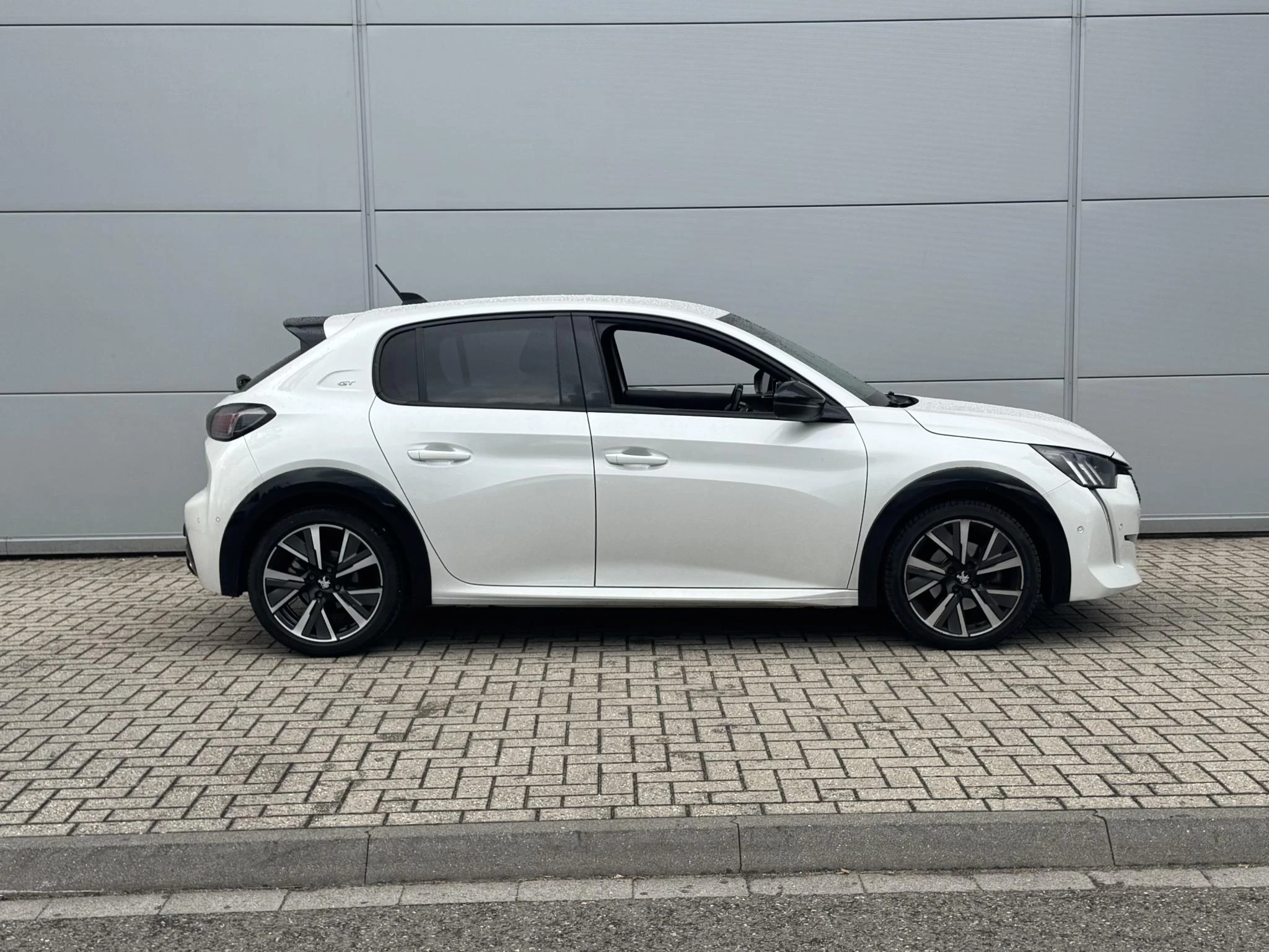 Peugeot-208-image-6