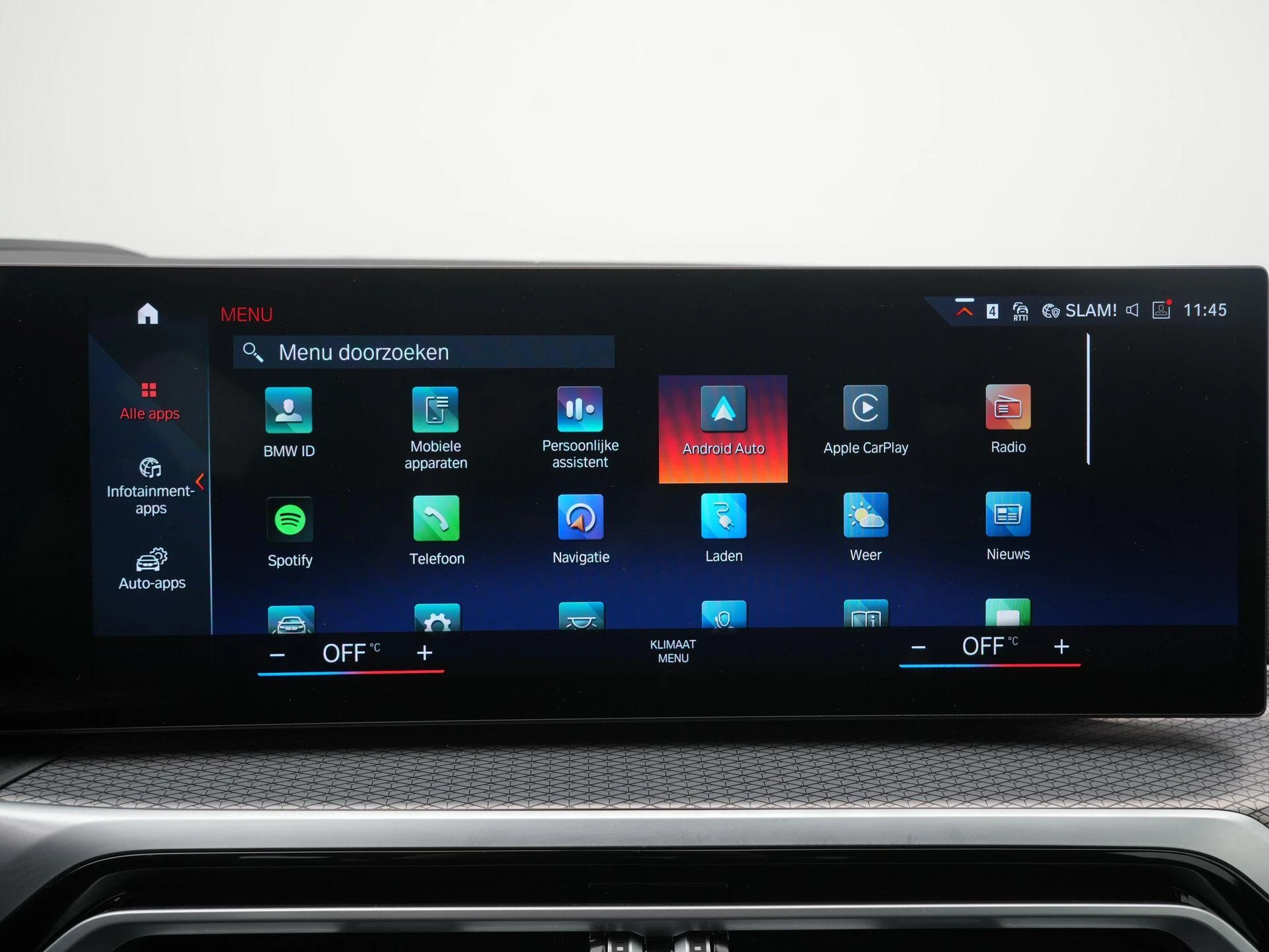 BMW-i4-image-13