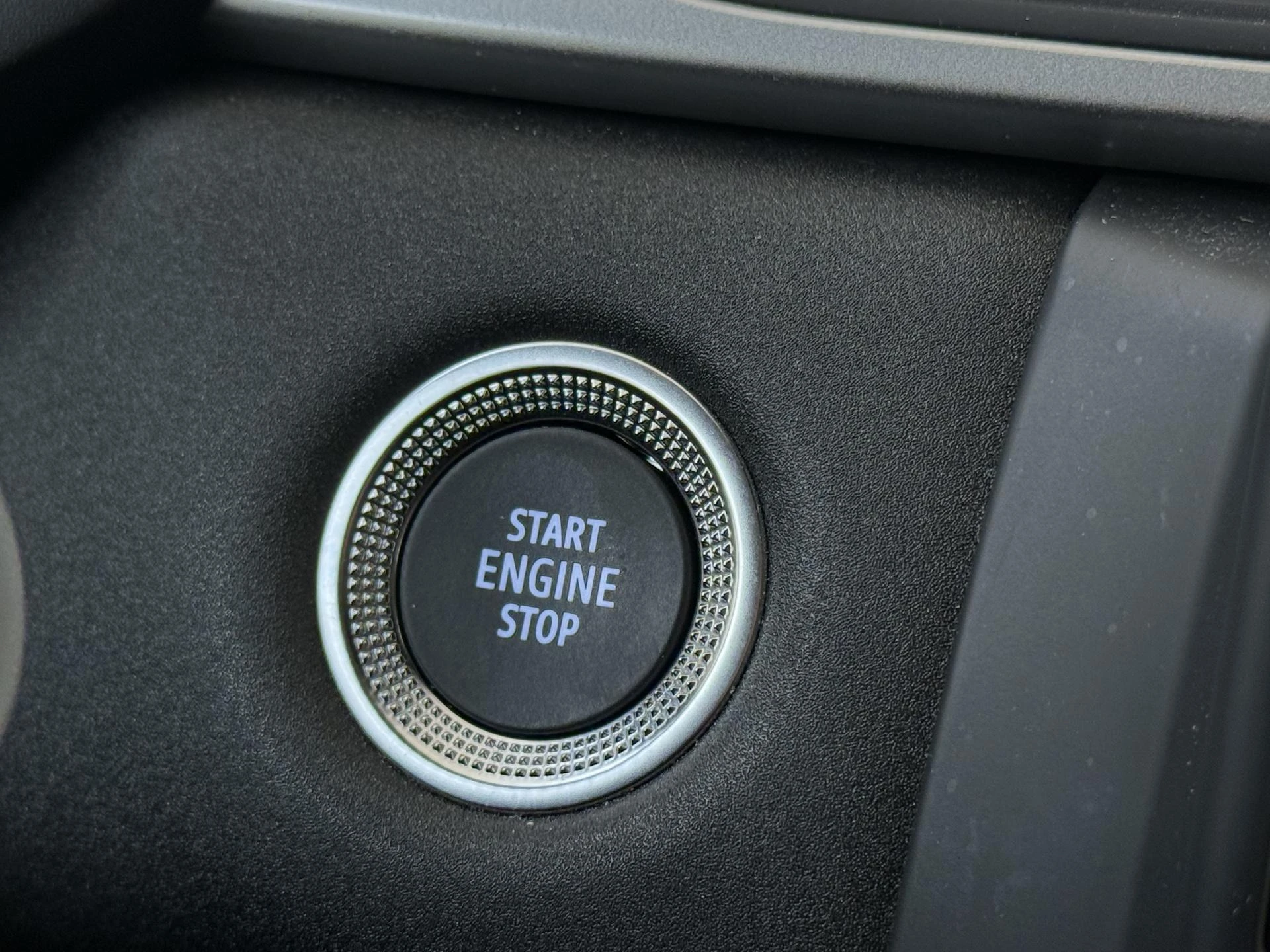 Renault-Captur-image-21