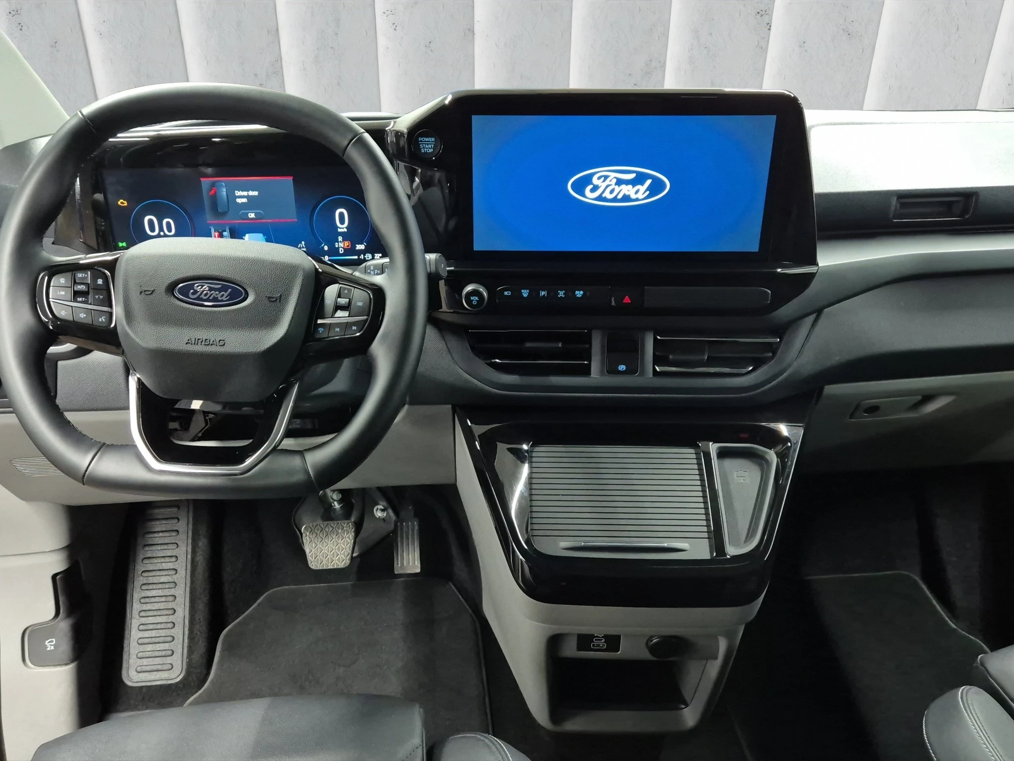 Ford-Tourneo Custom-image-11