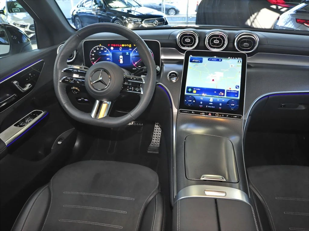 Mercedes-Benz-GLC 220 d-image-8