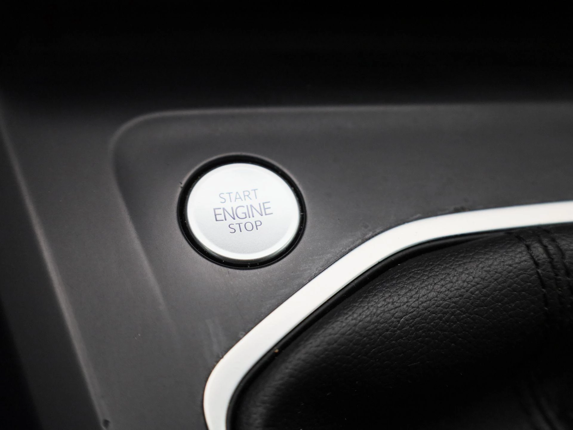 Volkswagen-Golf-image-21