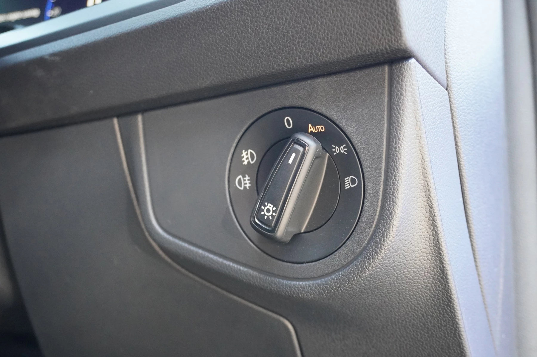 Volkswagen-Polo-image-22