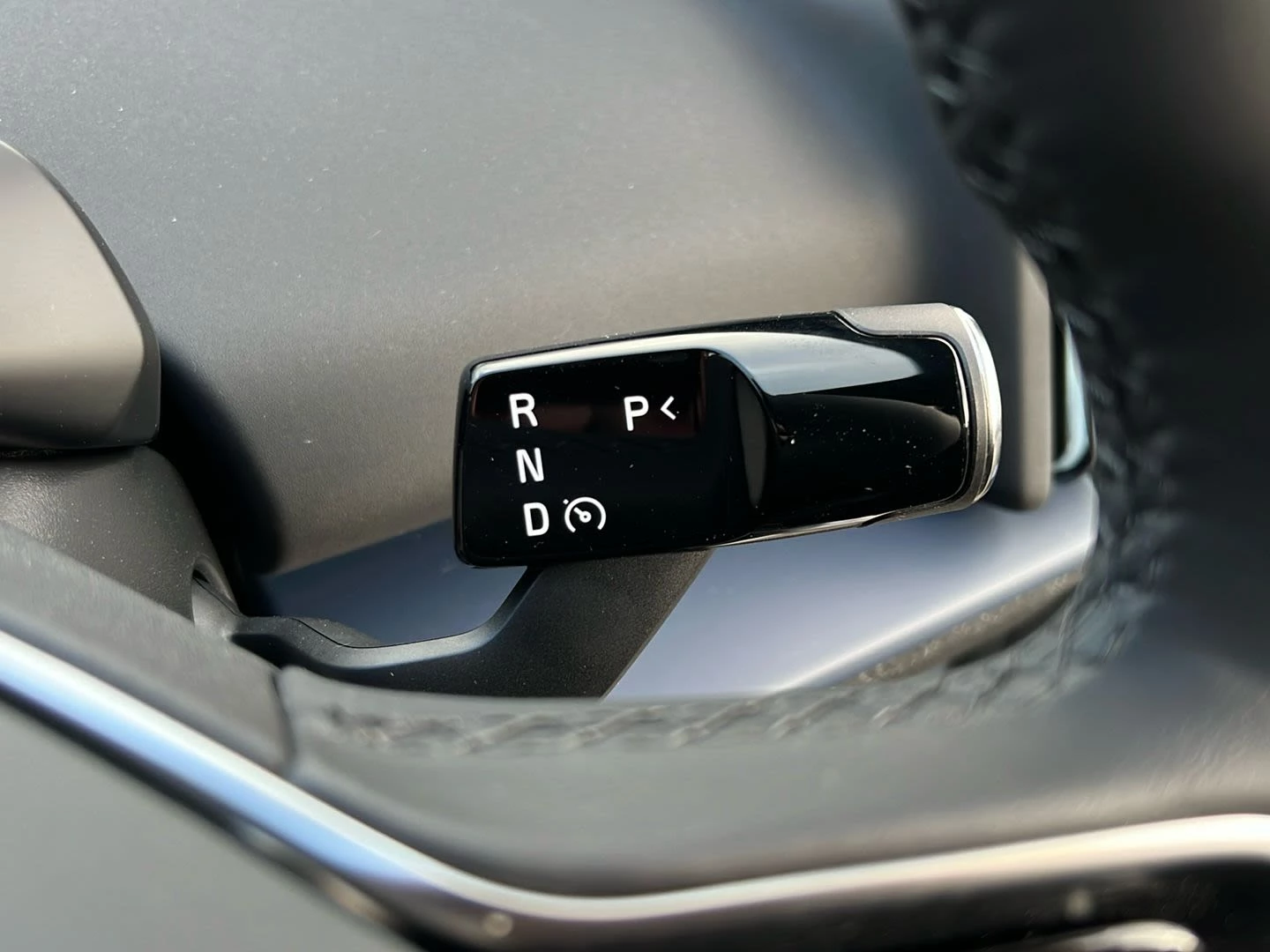 Volvo EX30, image 13