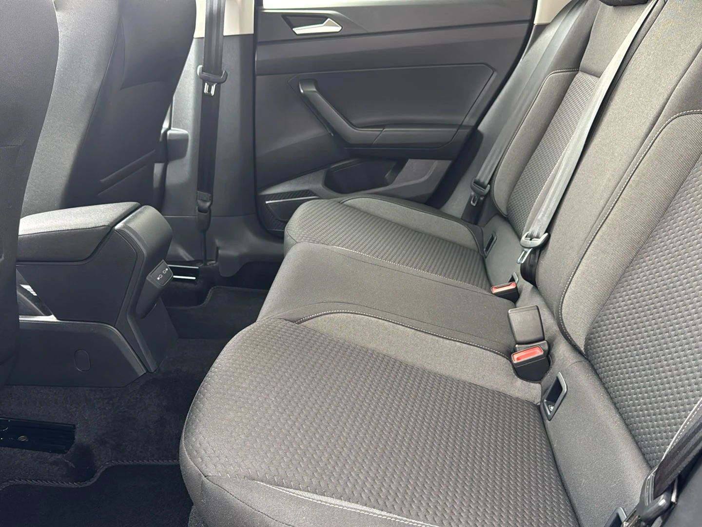 Volkswagen-Polo-image-6