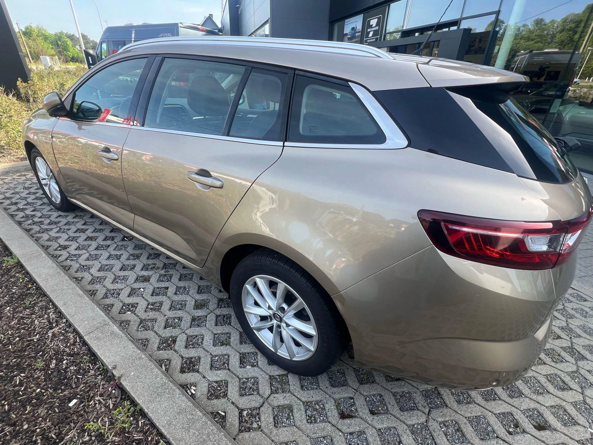 Renault-Mégane Grand Tour-image-2