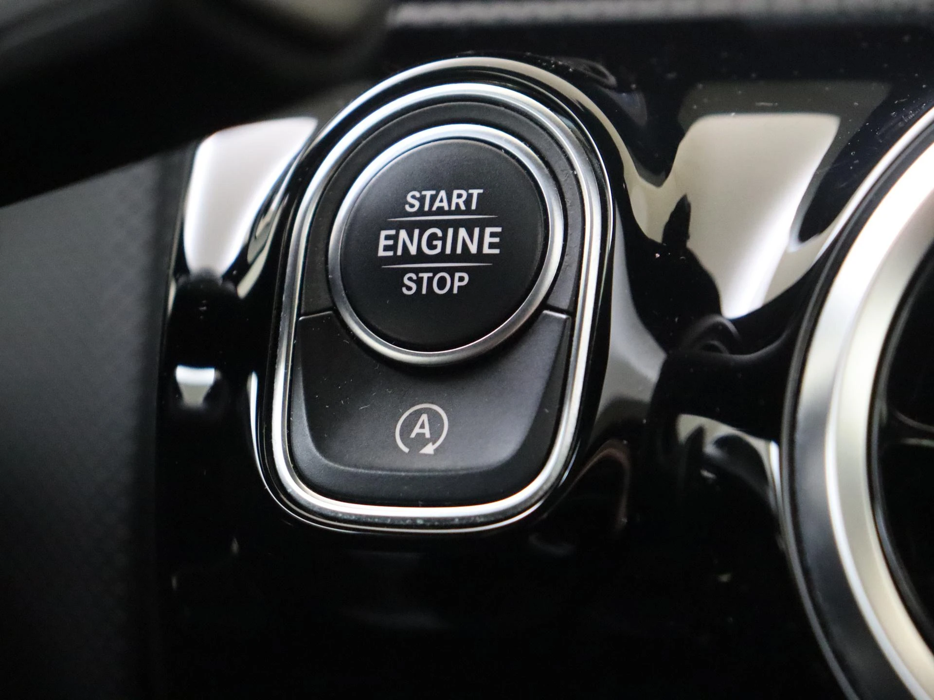 Mercedes-Benz-A-Klasse-image-20