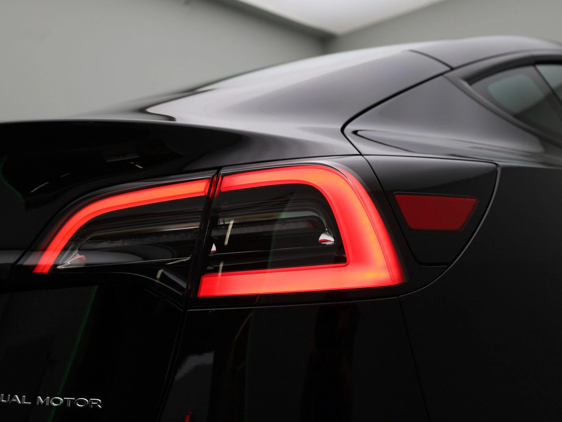 Tesla-Model 3-image-23