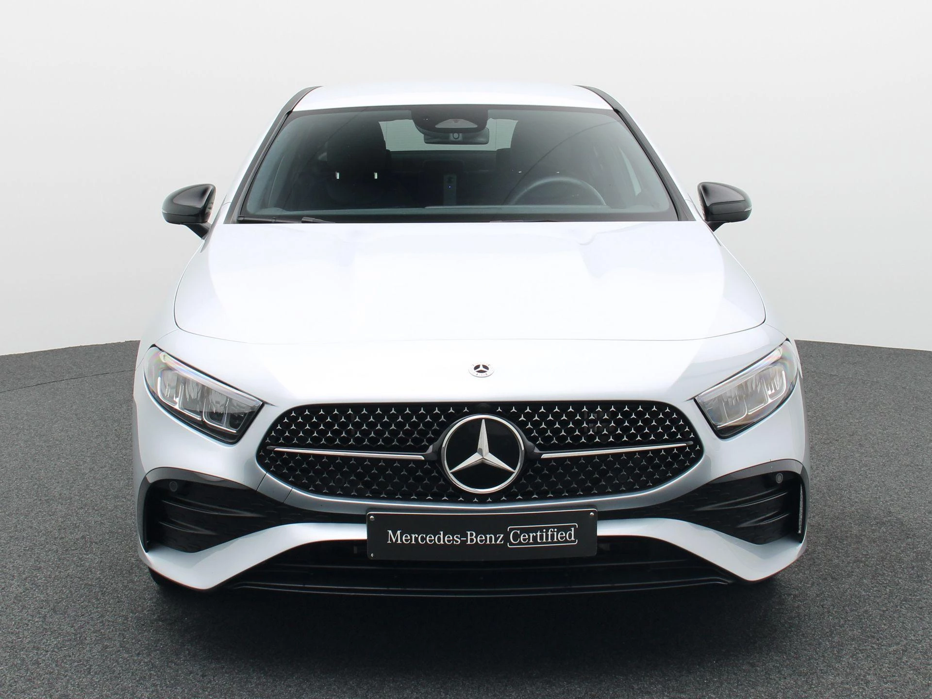 Mercedes-Benz A-Klasse 250 e AMG Line Limousine + TREKHAAK + CARPLAY + NIGHTPAKKET +