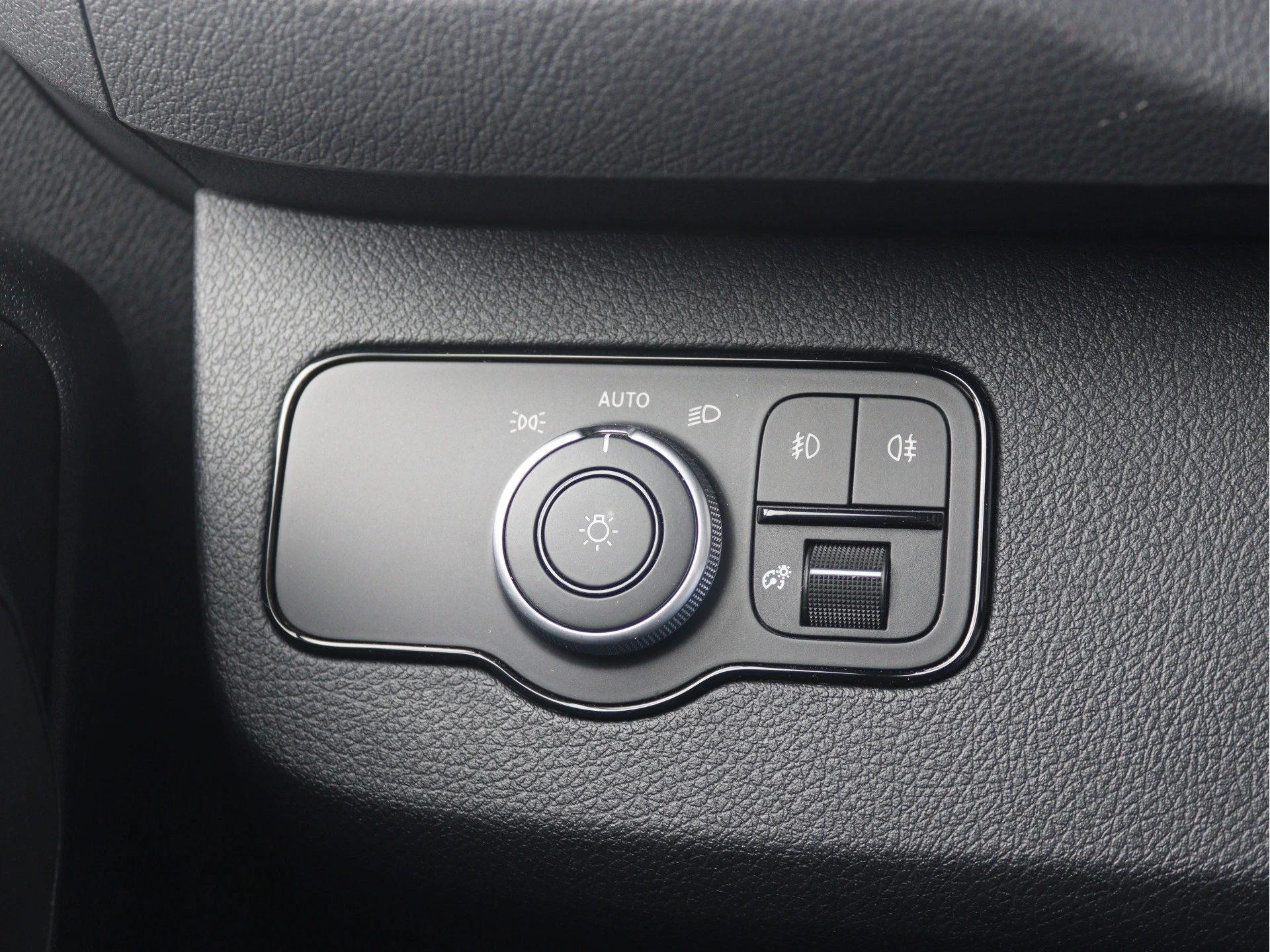 Mercedes-Benz-Sprinter-image-11