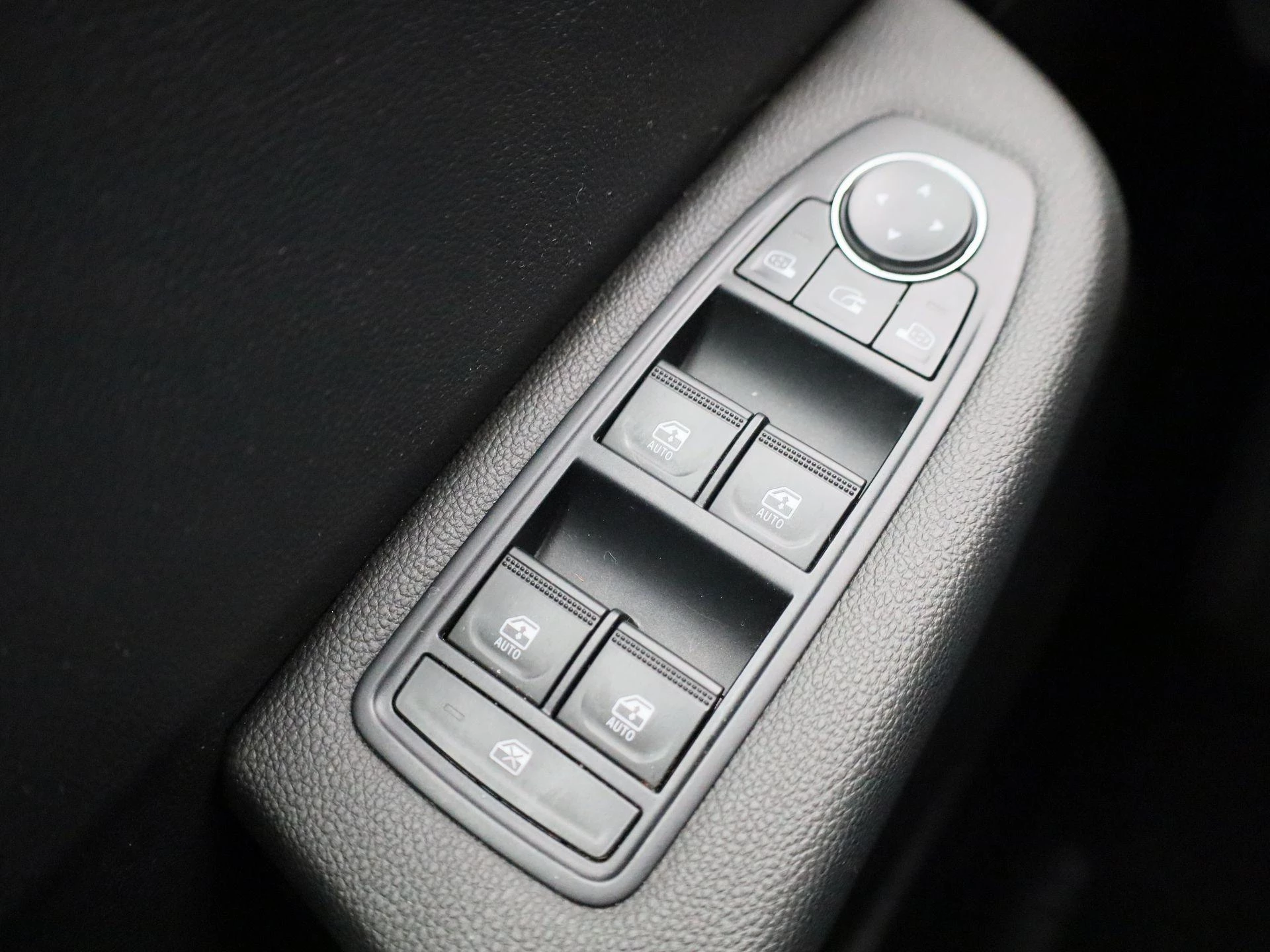 Renault-Clio-image-26