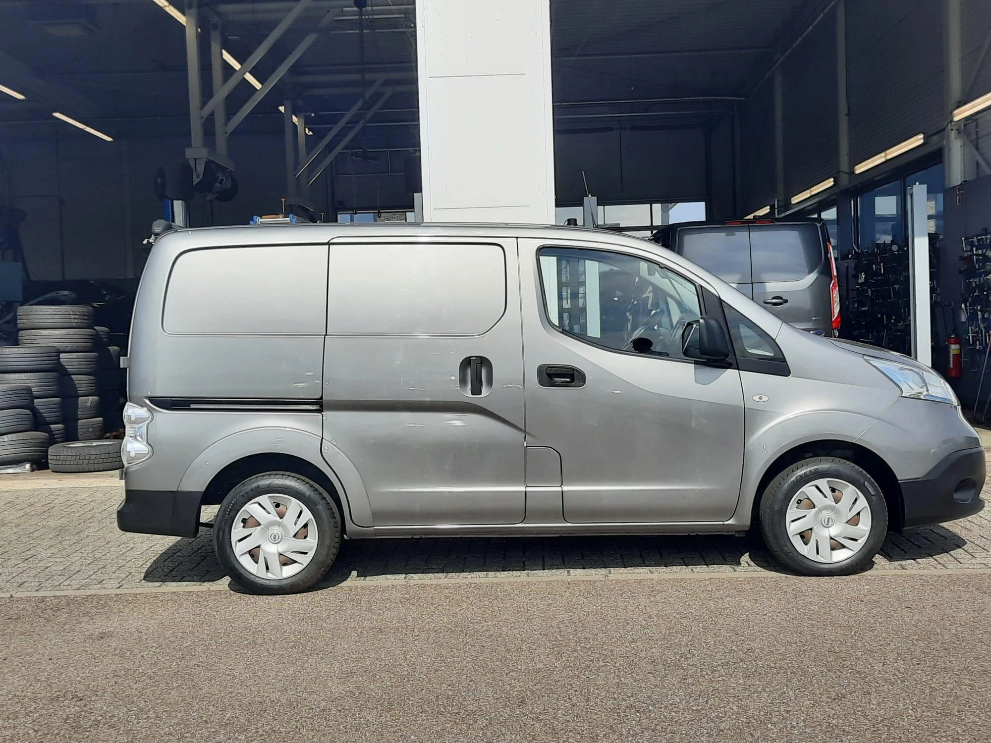 Nissan-e-NV200-image-2