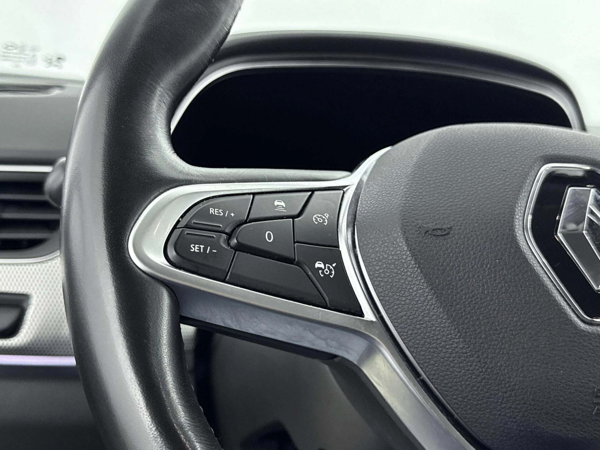 Renault-Arkana-image-8