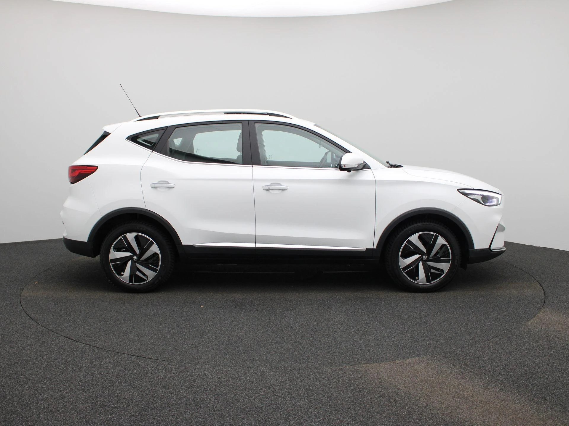 MG-ZS EV-image-6