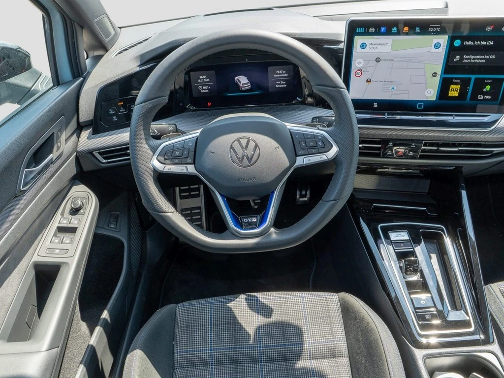 Volkswagen-Golf-image-8