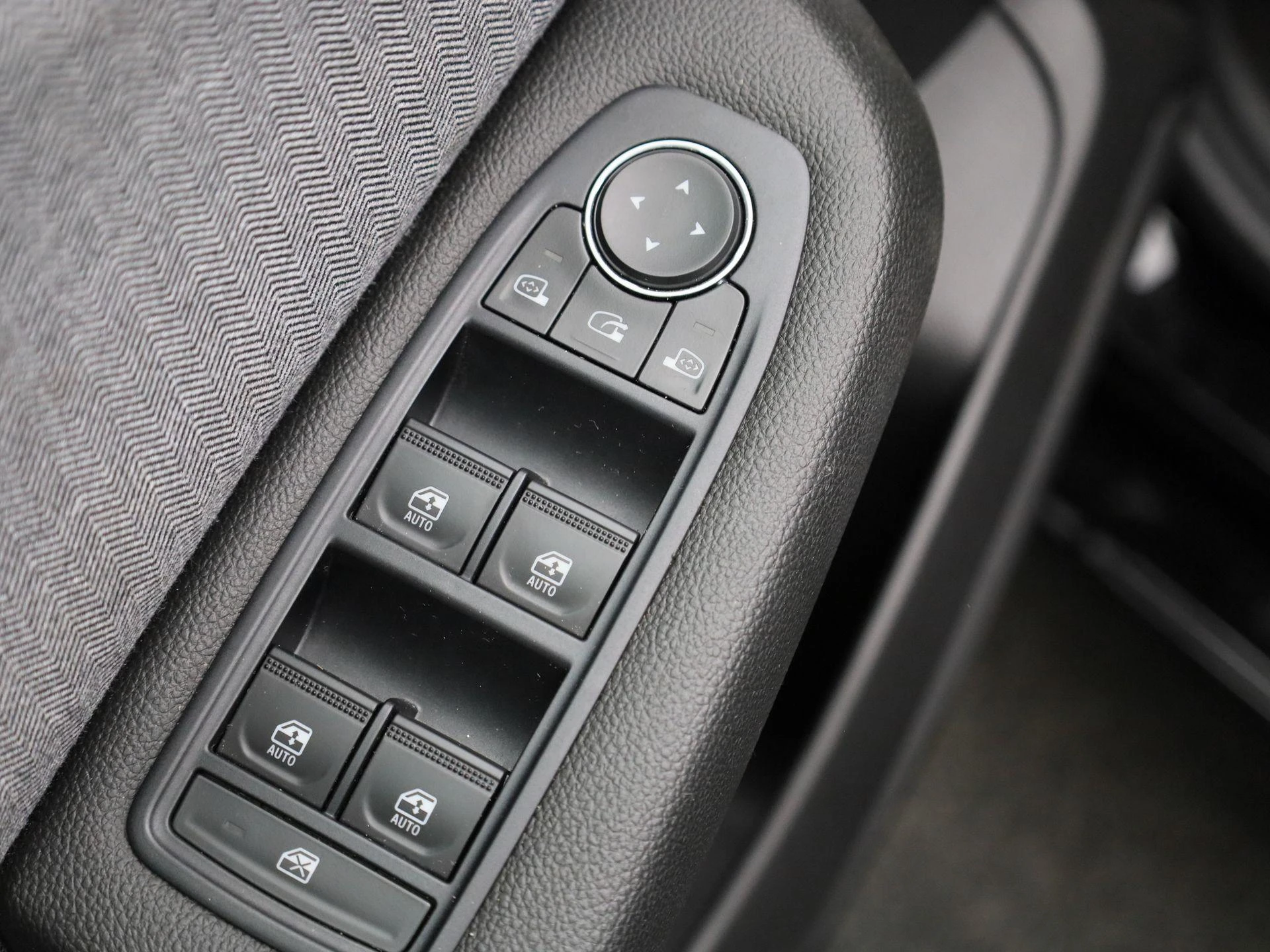 Renault-Clio-image-26