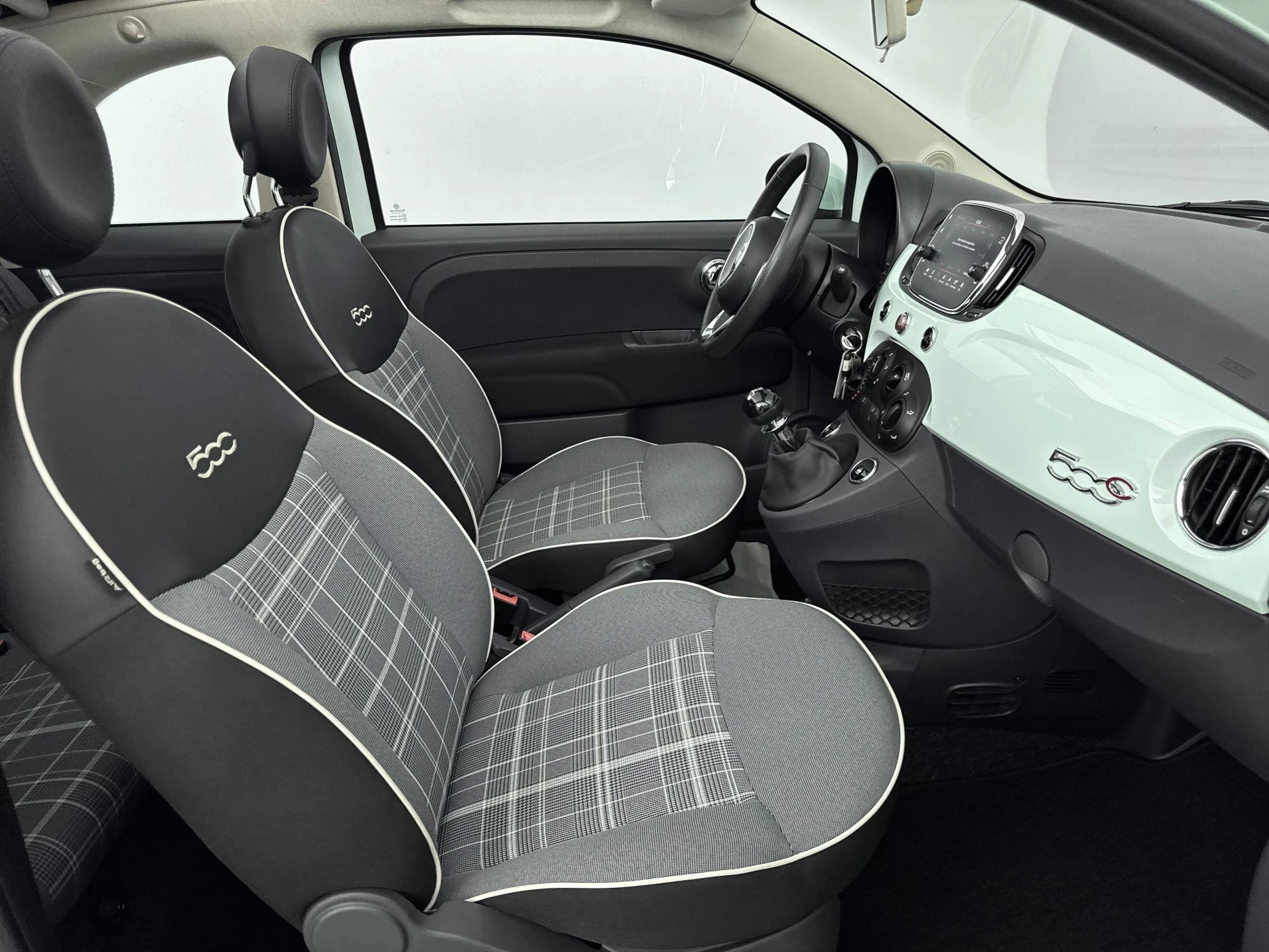 Fiat-500C-image-11