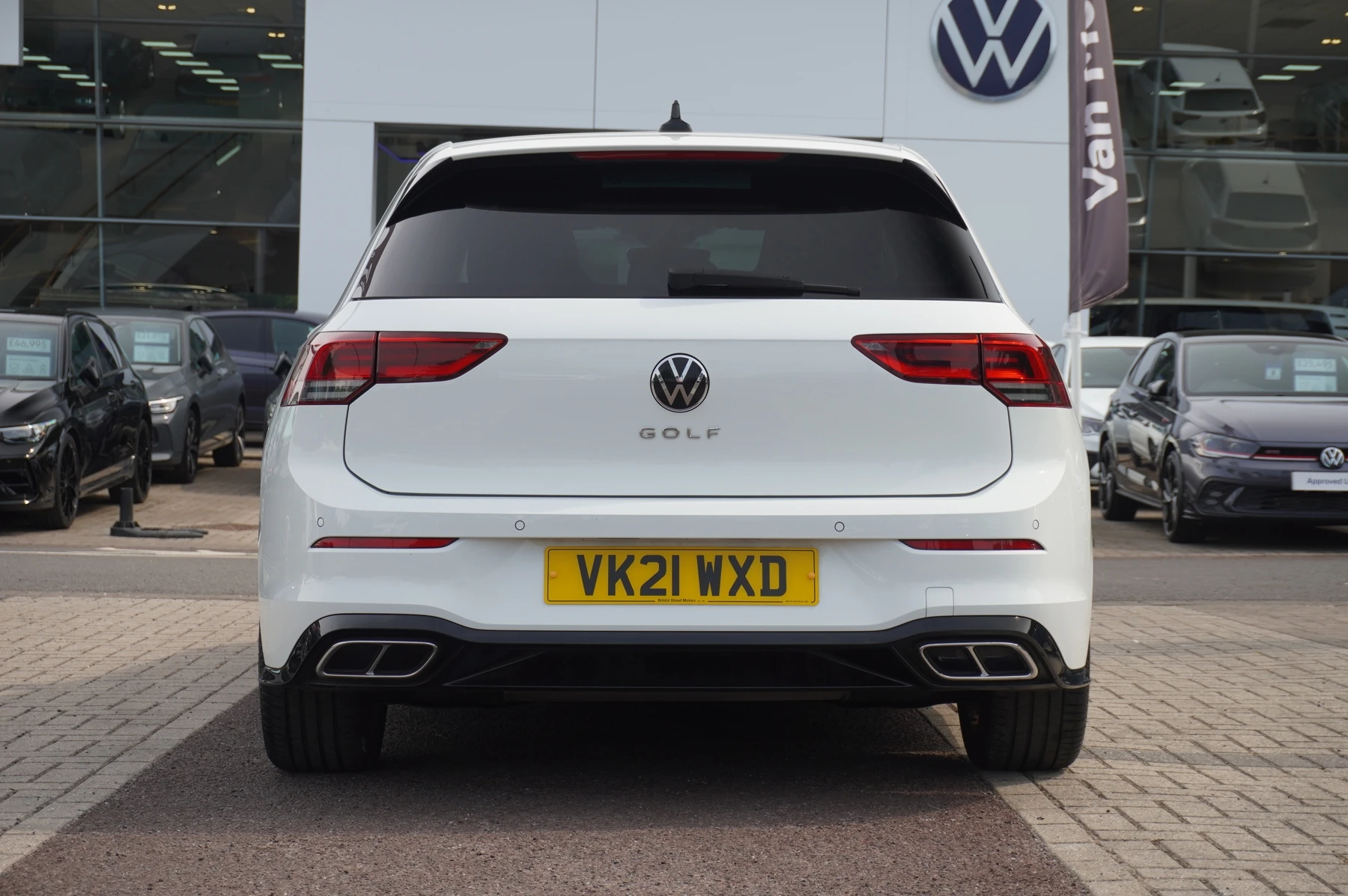 Volkswagen-Golf-image-17