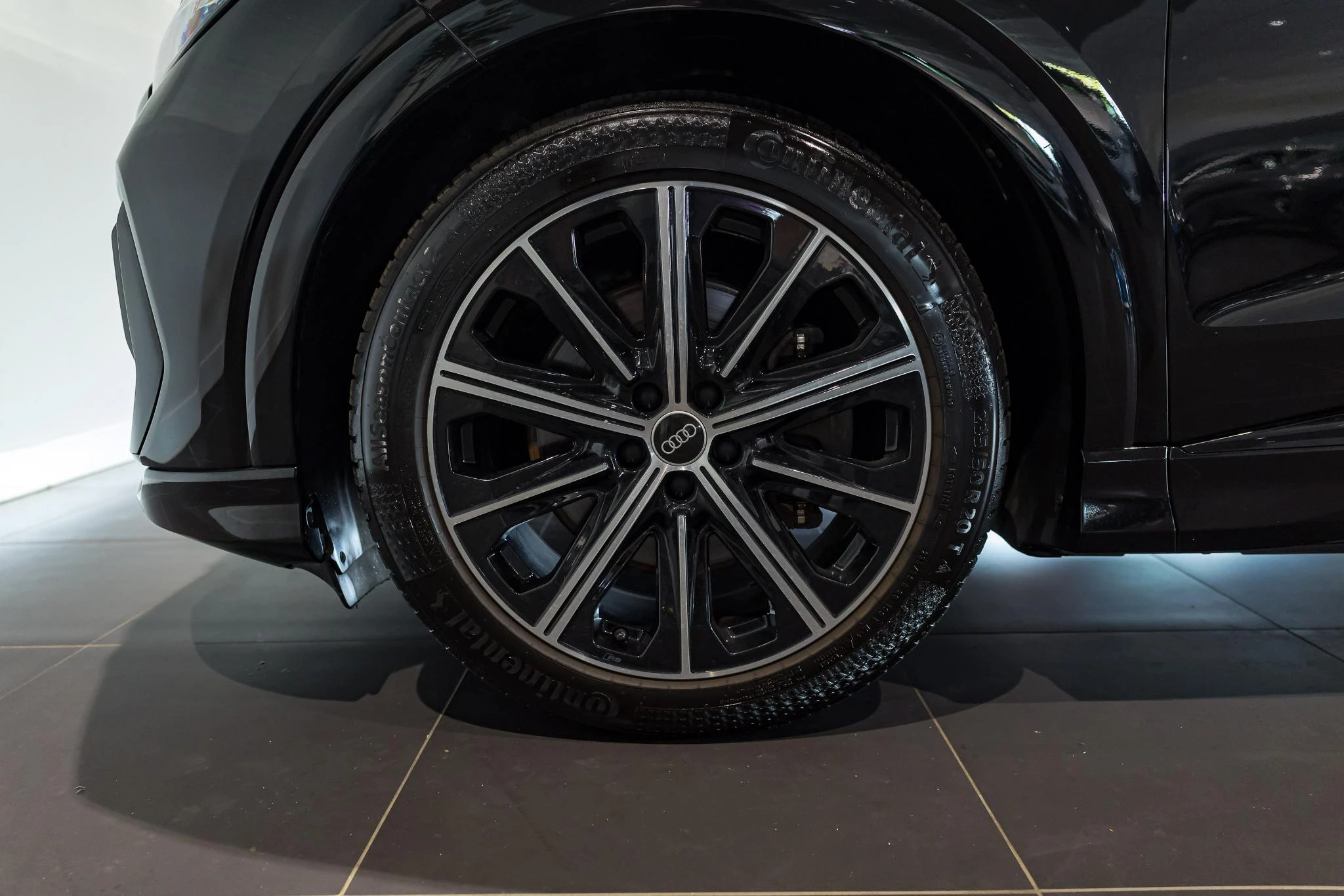Audi-Q4 Sportback e-tron-image-10