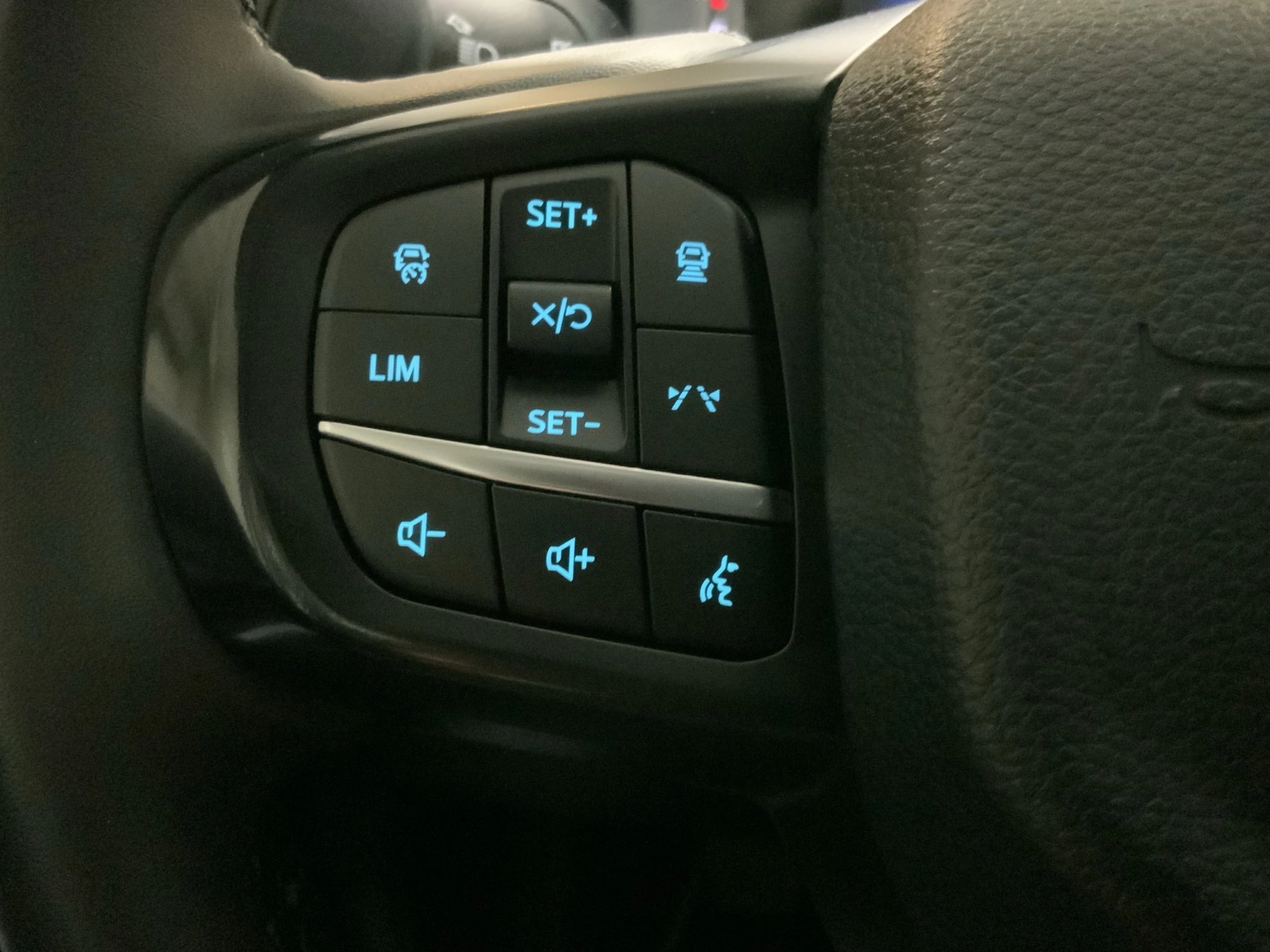 Ford Ranger XLT 2.0 EcoBlue 125kW DoKa 4x4 Pick-Up. 4-türig
