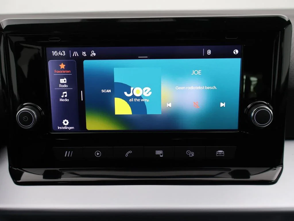 SEAT-Arona-image-20