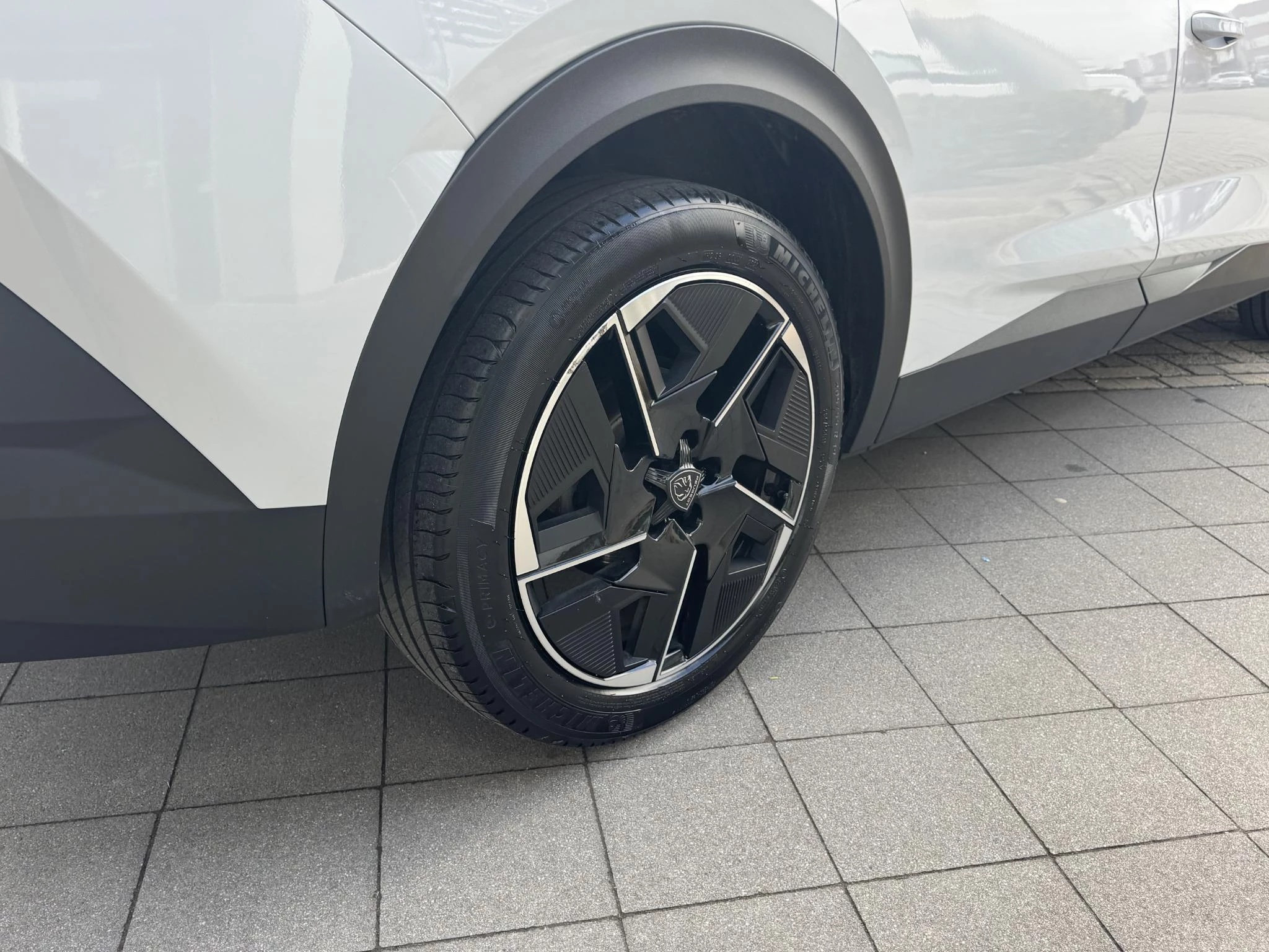 Peugeot-408-image-13