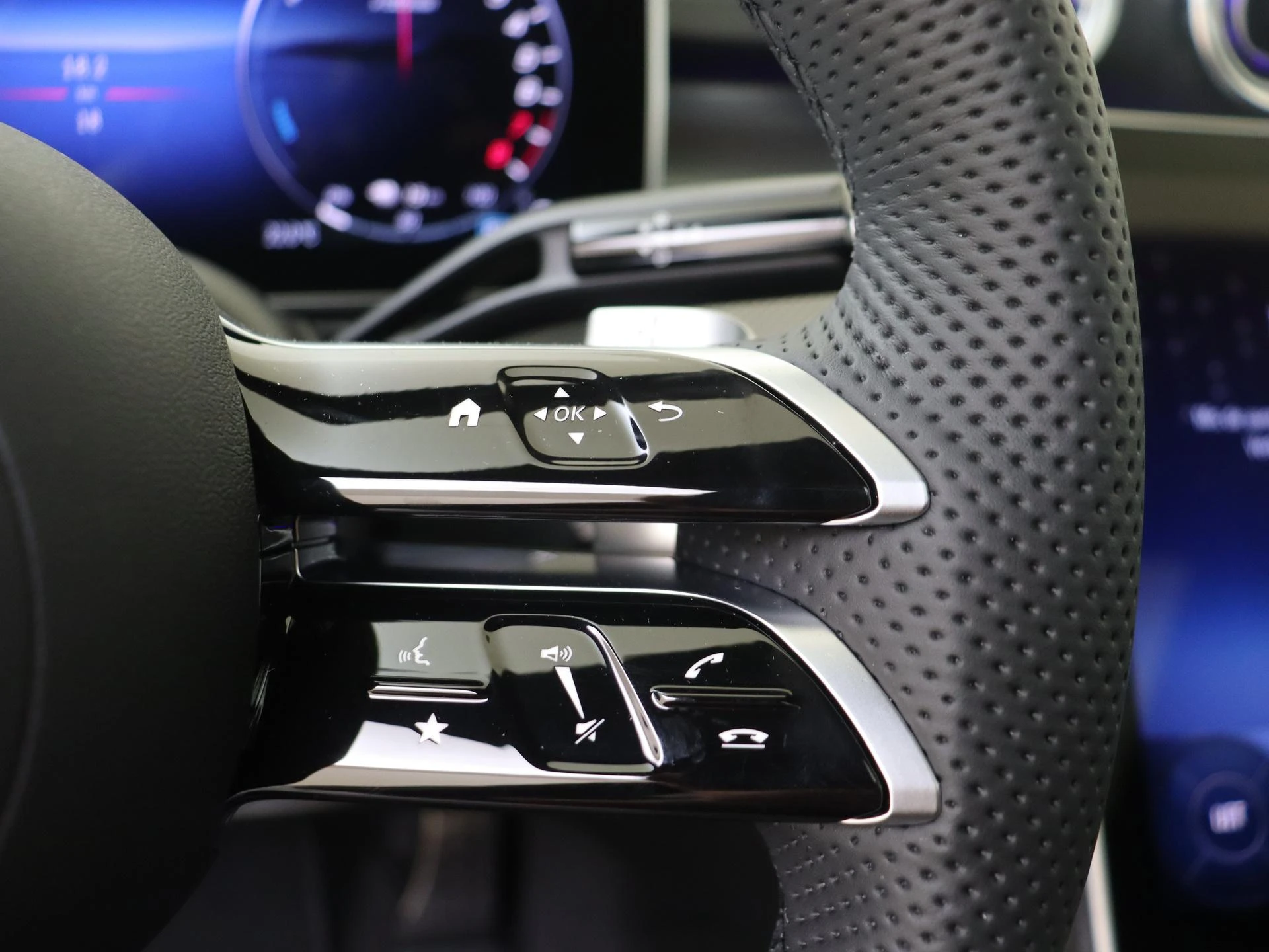 Mercedes-Benz-C-Klasse-image-11