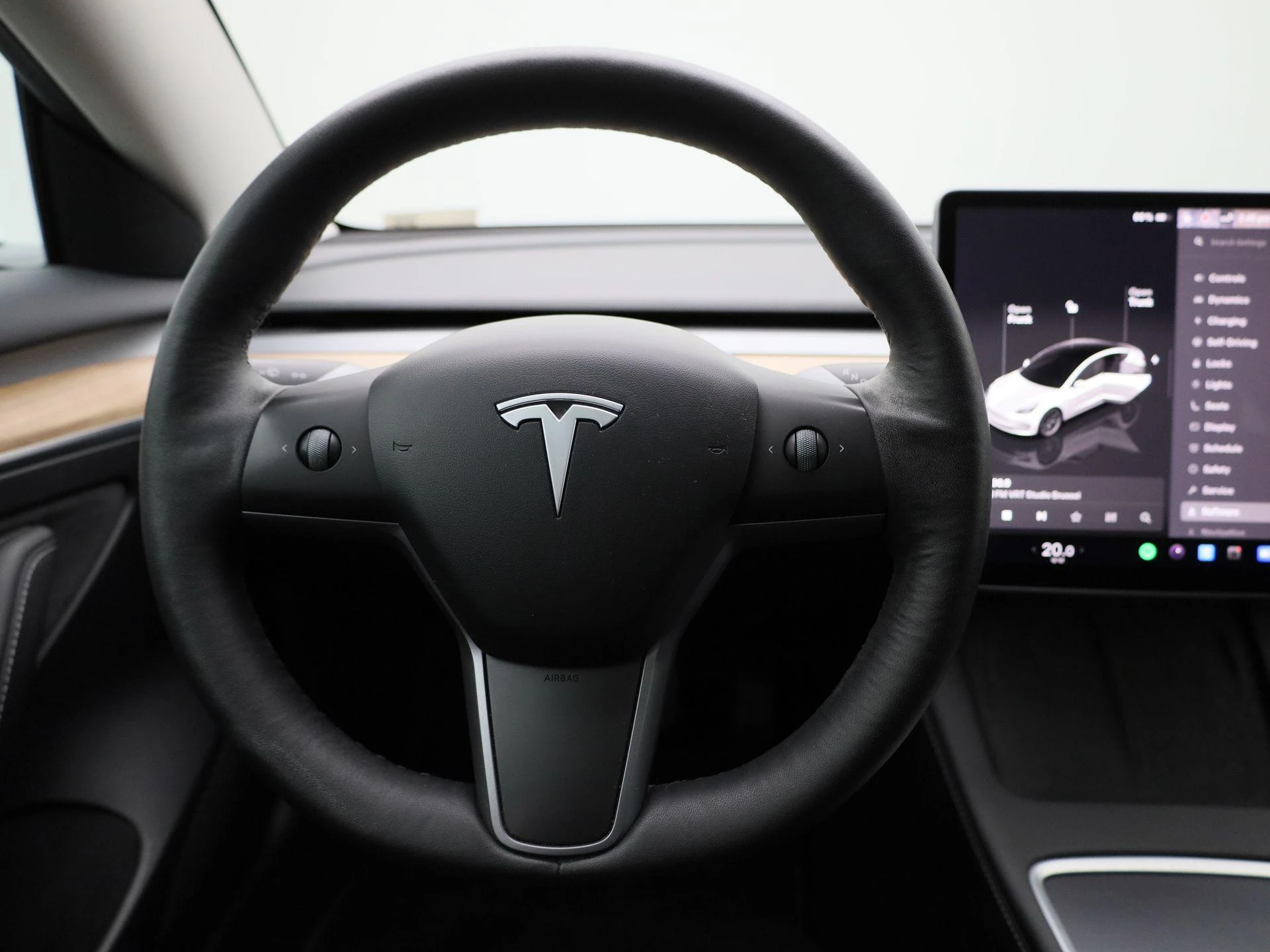 Tesla-Model 3-image-6