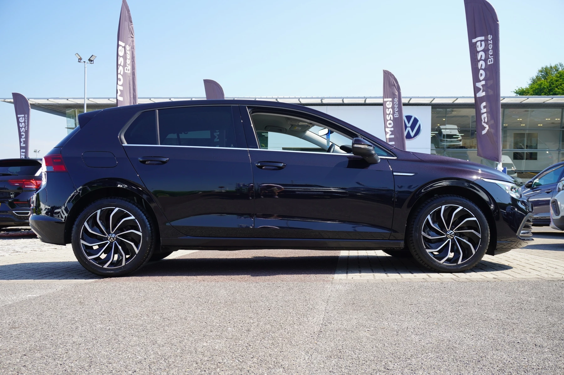 Volkswagen-Golf-image-3