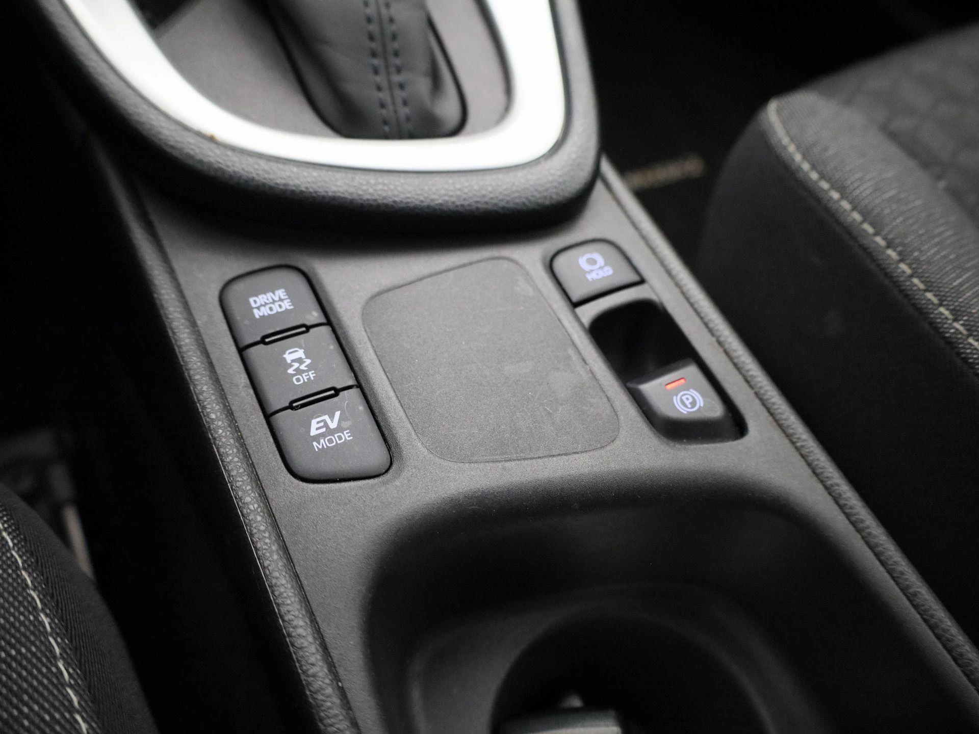 Mazda-2 Hybrid-image-23