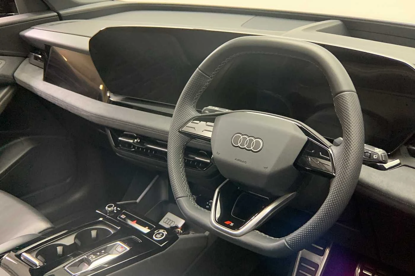 Audi-Q6 e-tron-image-5