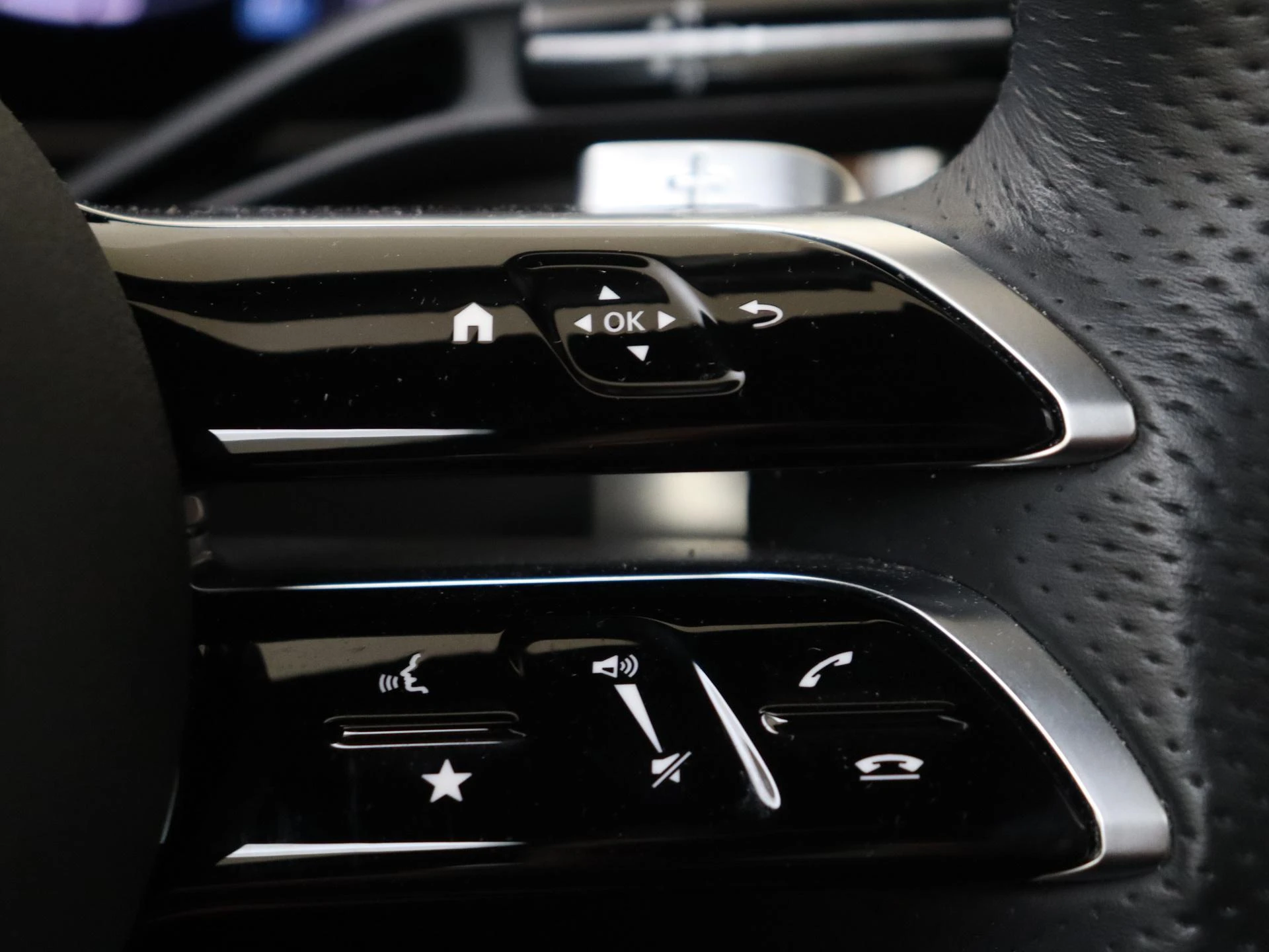 Mercedes-Benz-GLC-image-13
