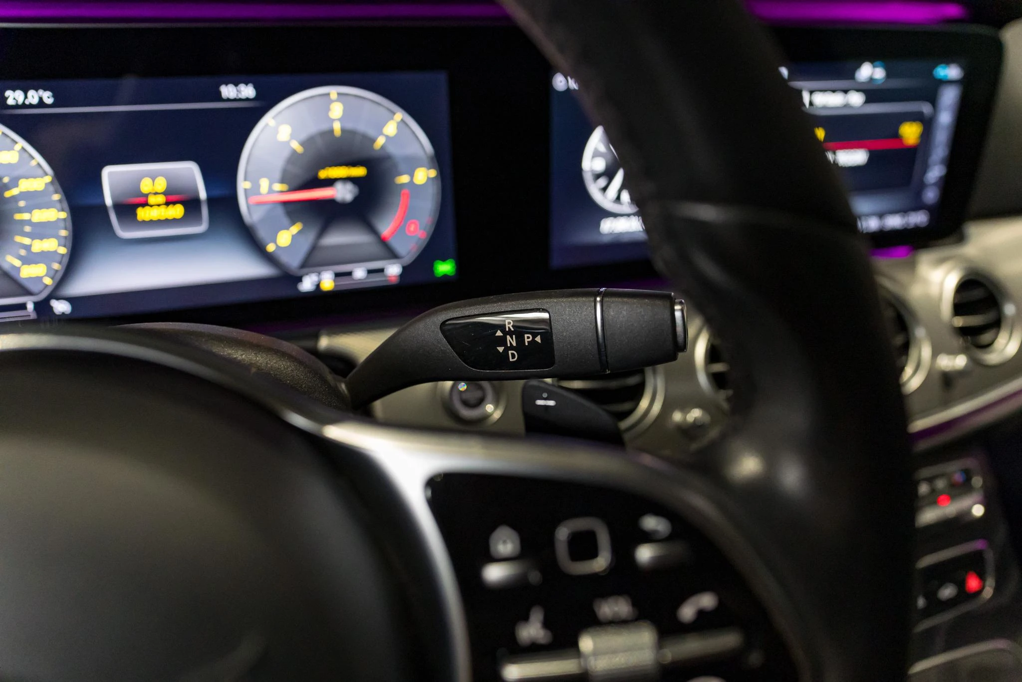 Mercedes-Benz-Classe E-image-25