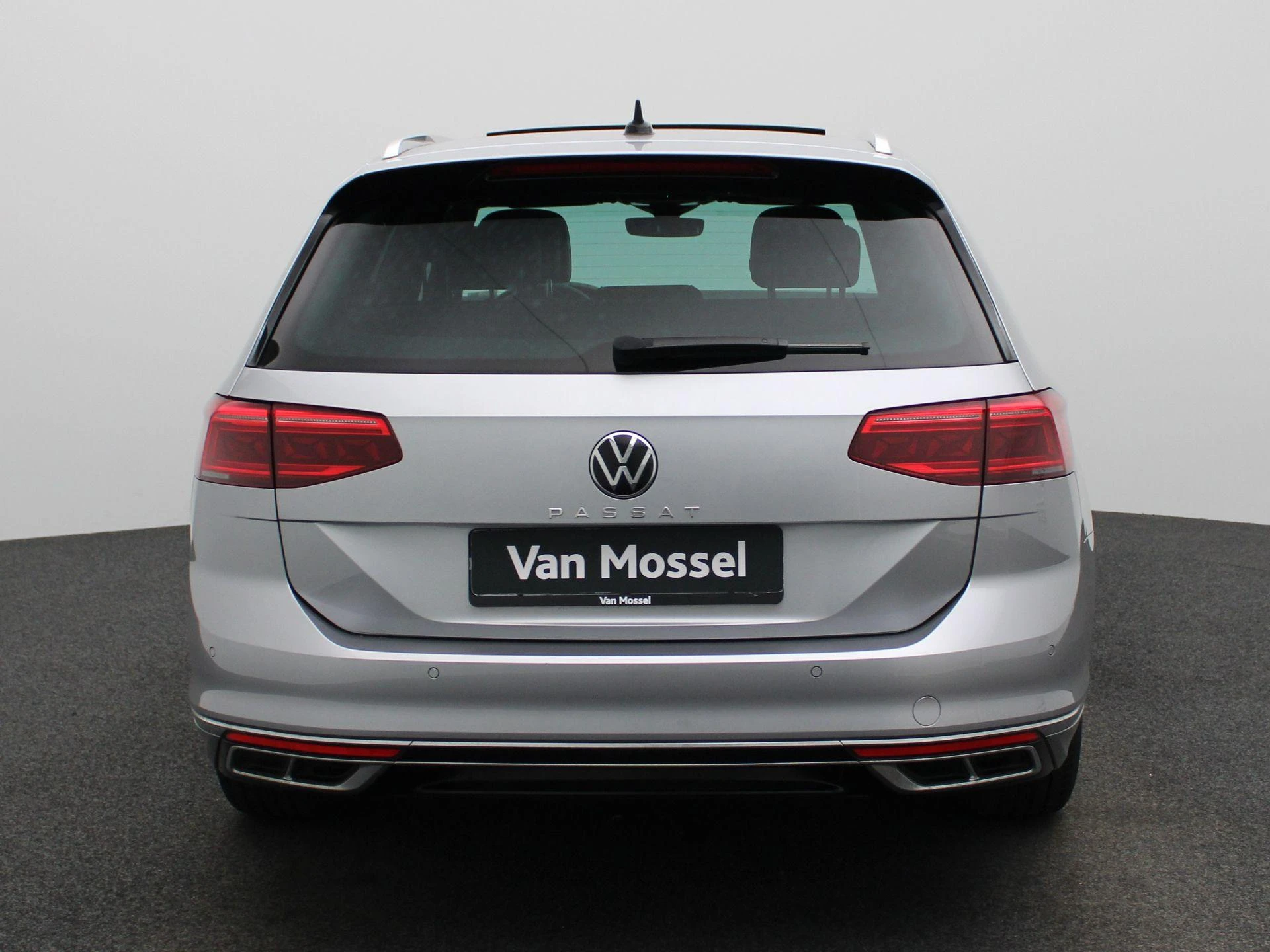 Volkswagen-Passat-image-4