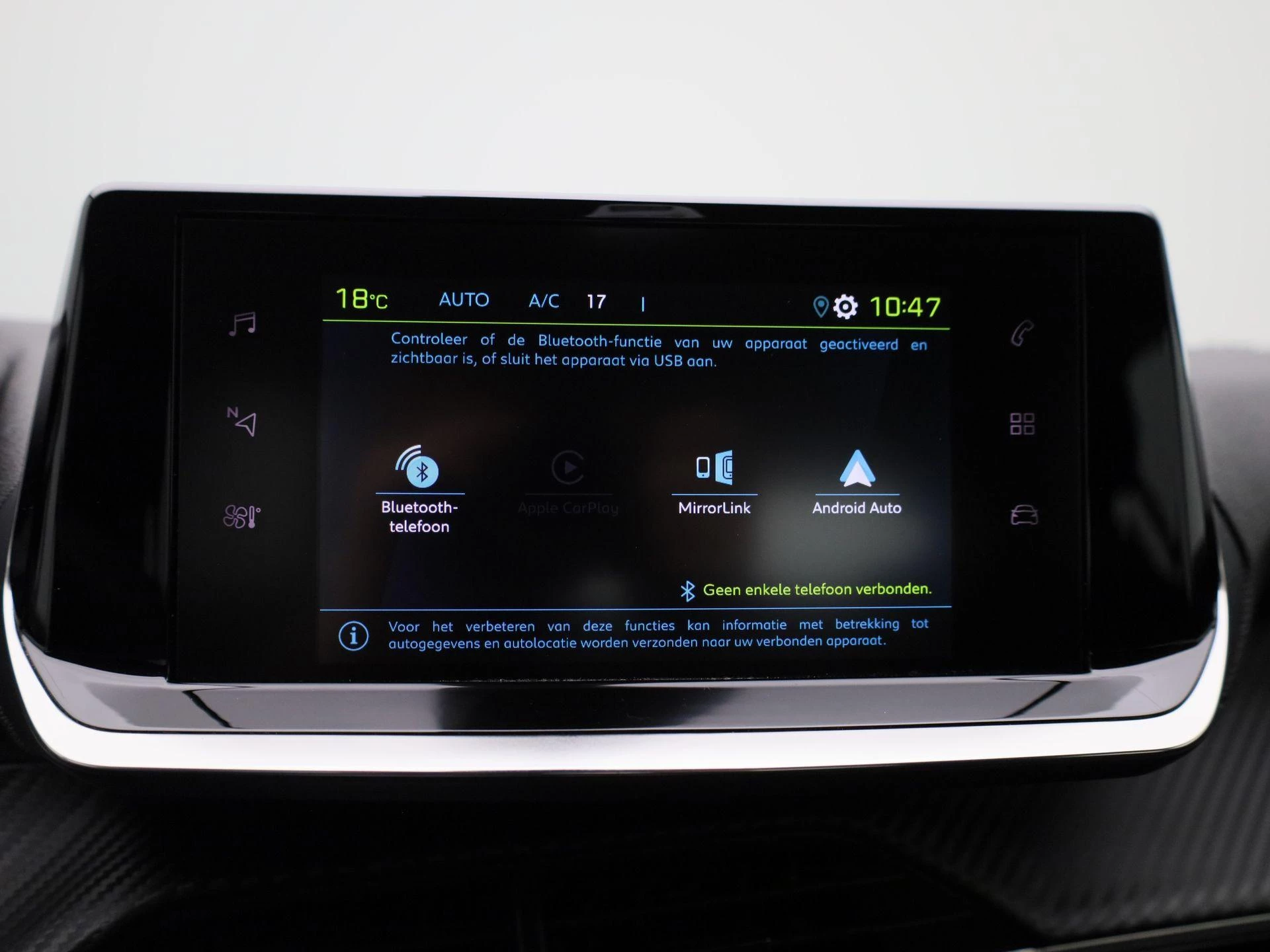 Peugeot-e-208-image-19