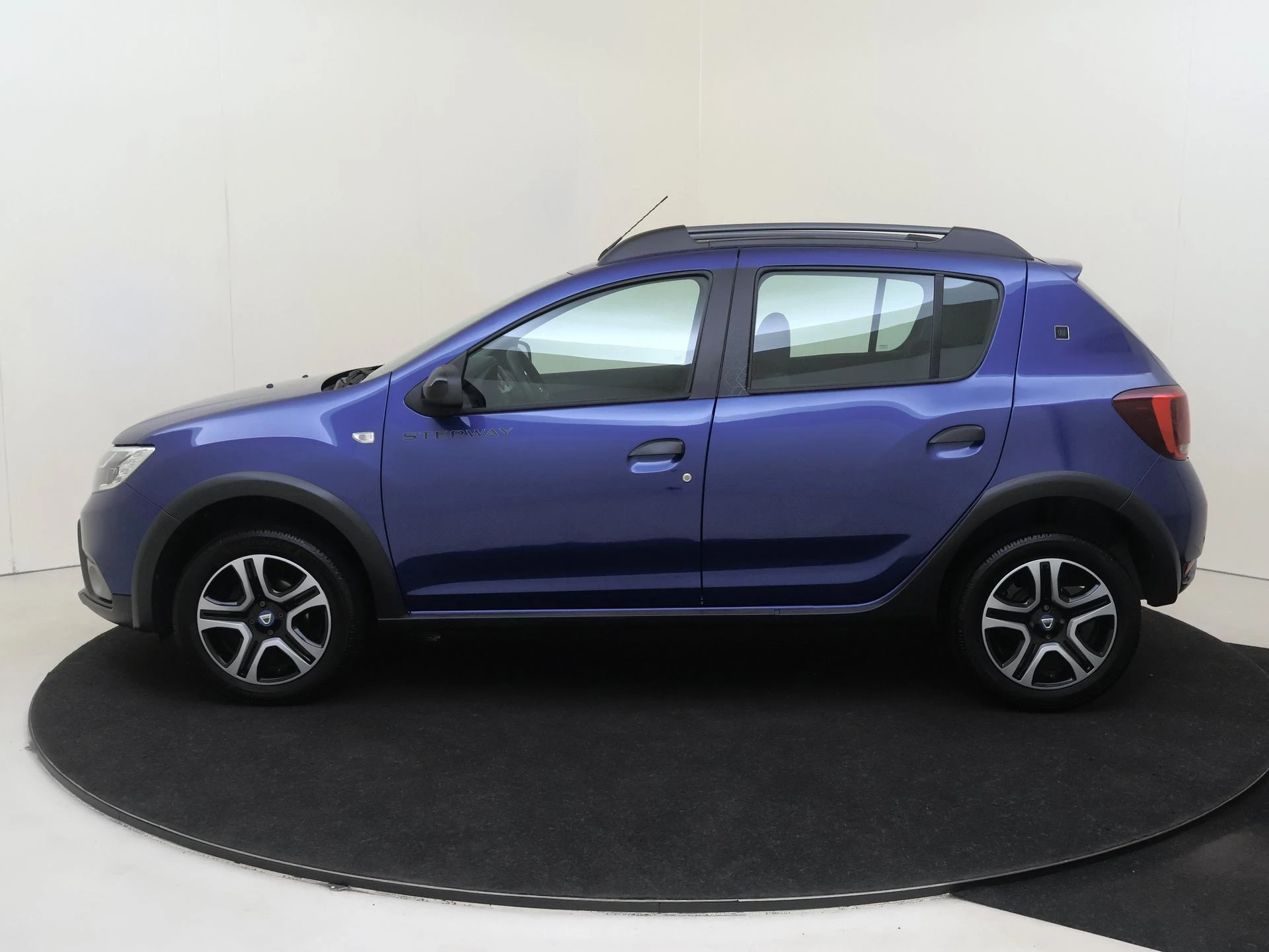 Dacia-Sandero Stepway-image-7