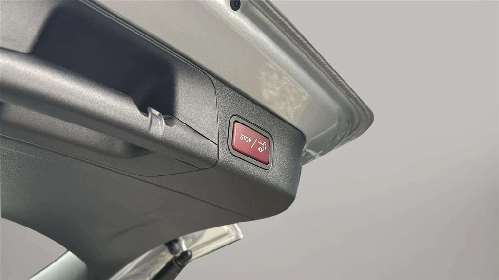Mercedes-Benz-EQB-image-22