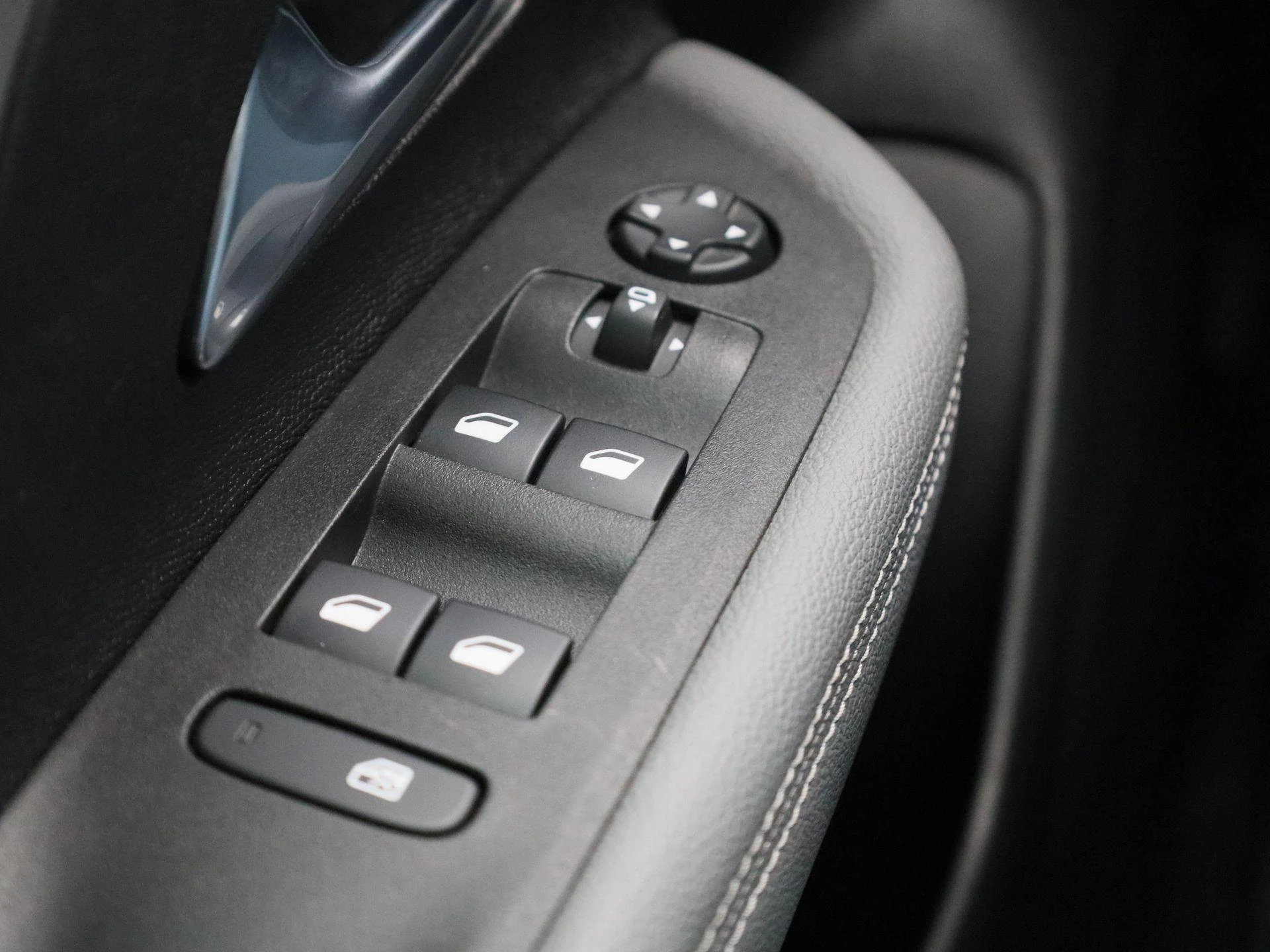 Opel-Mokka-e-image-28
