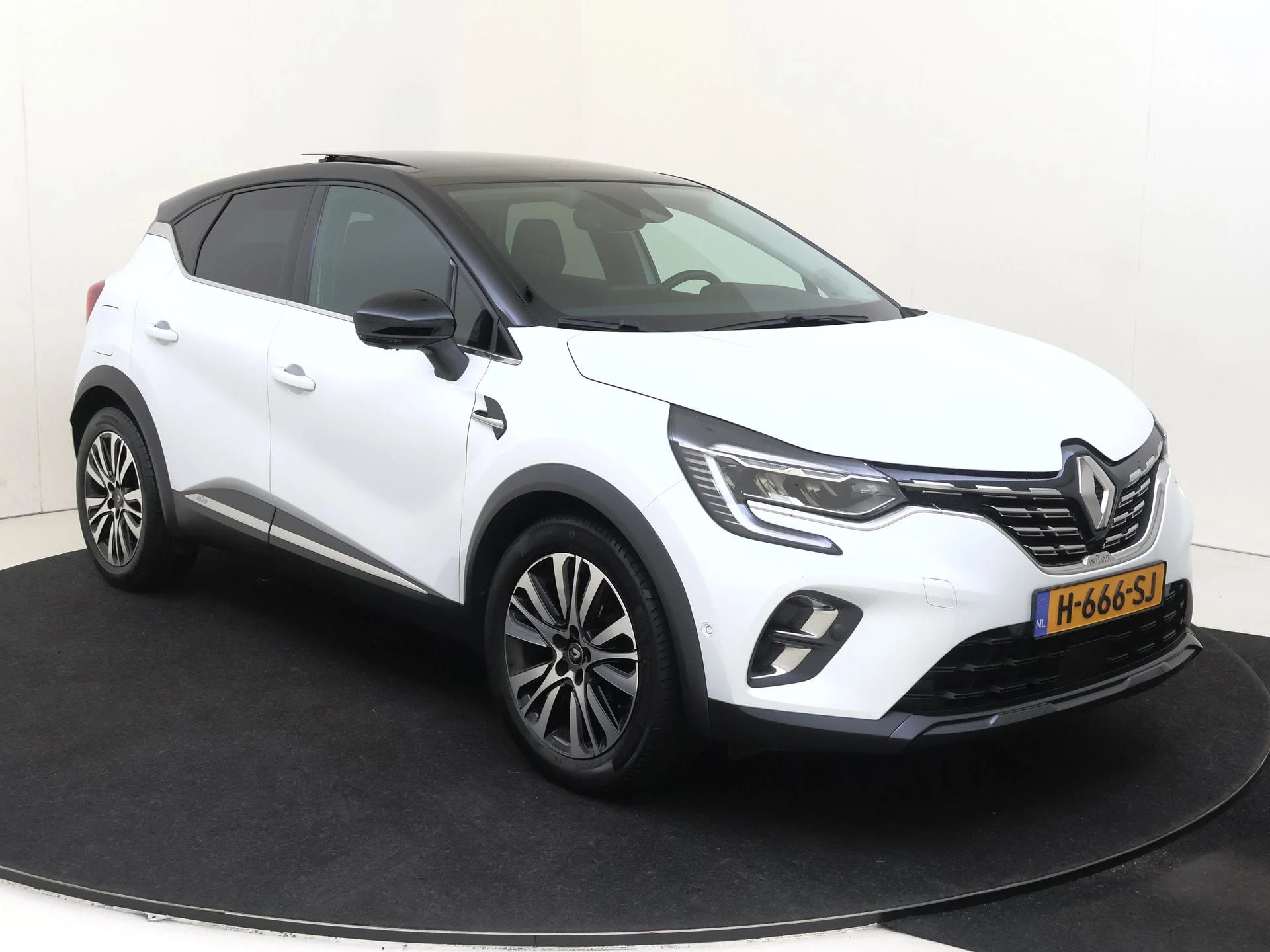 Renault-Captur-image-1