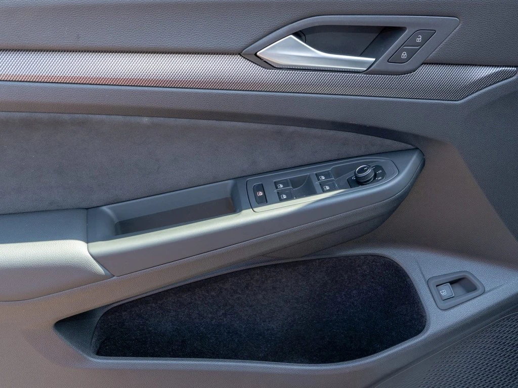 Volkswagen-Golf-image-18