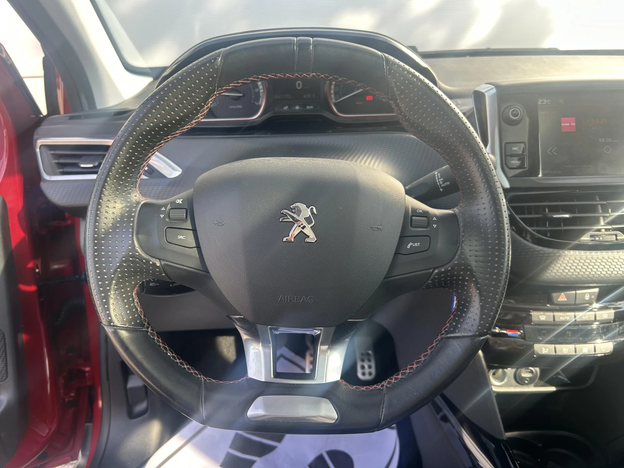 Peugeot-2008-image-10