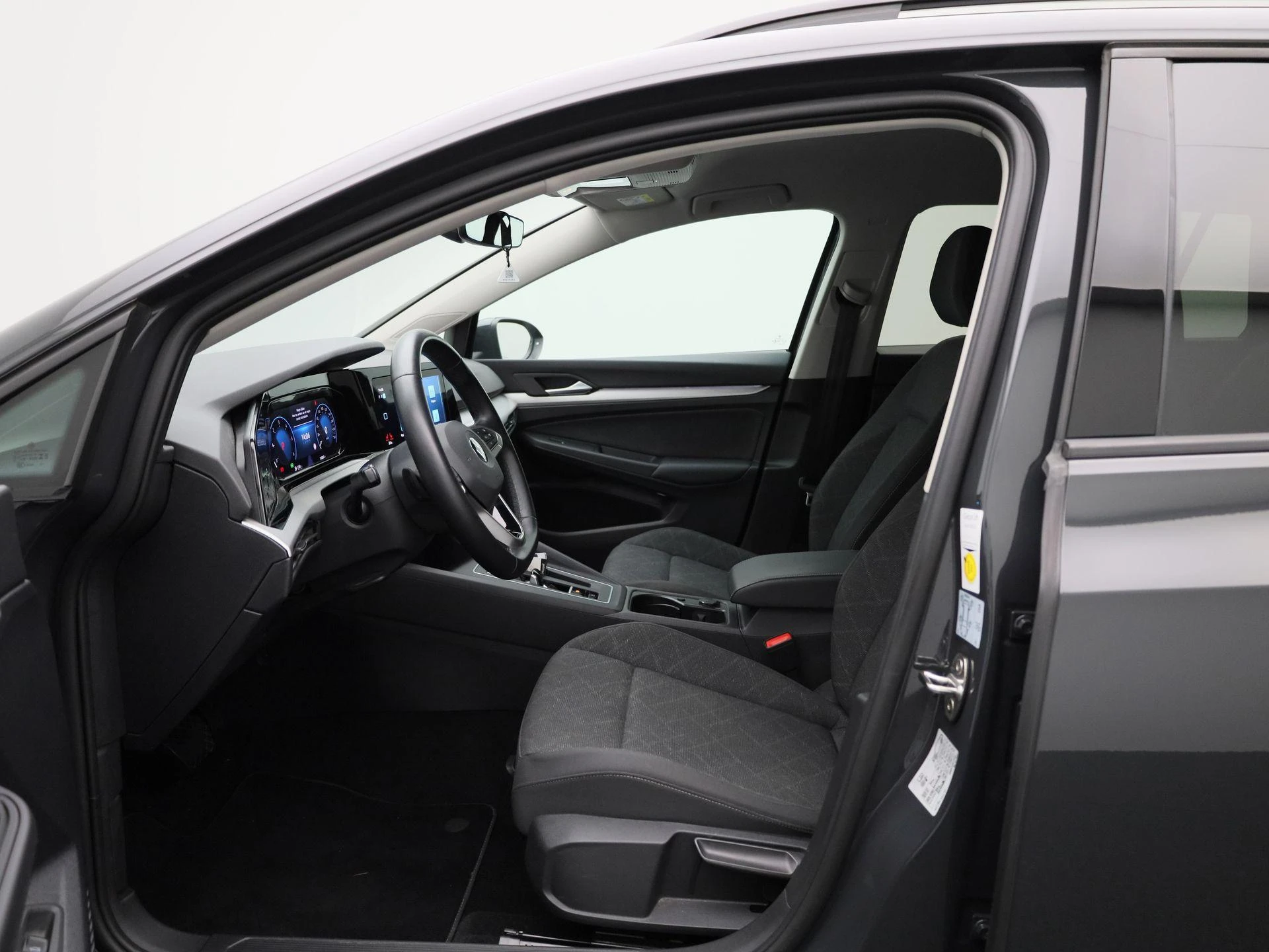 Volkswagen-Golf-image-8