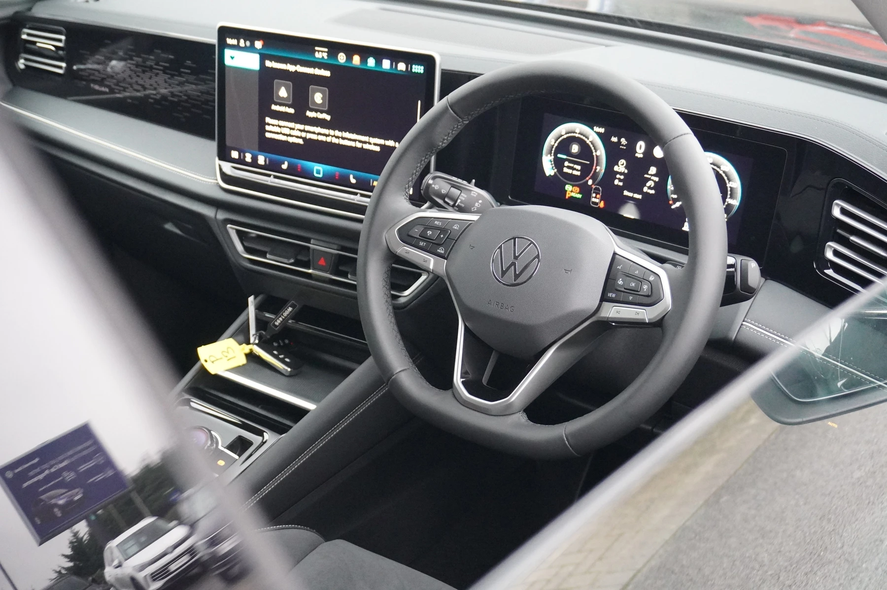Volkswagen-Tiguan-image-25