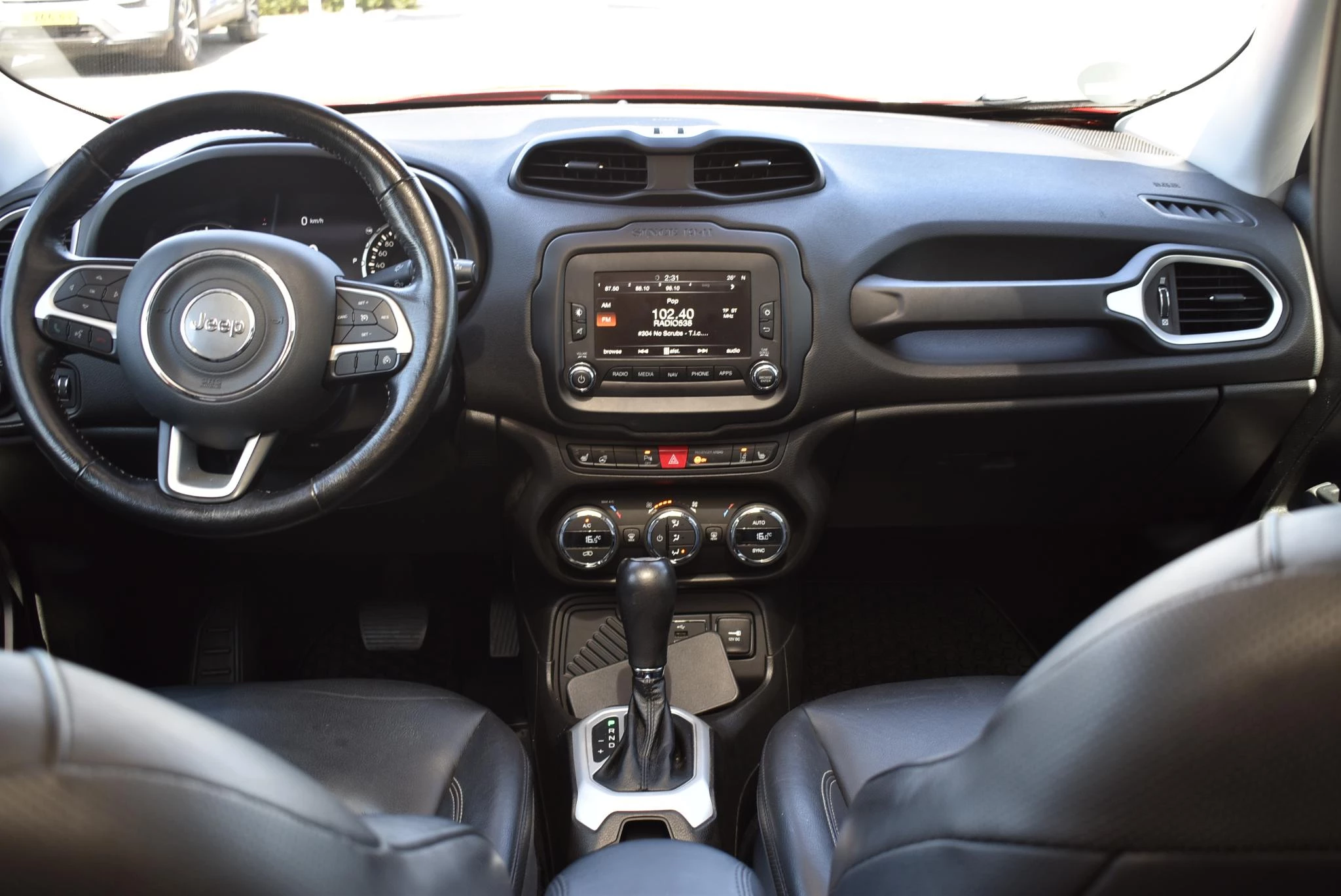 Jeep-Renegade-image-49