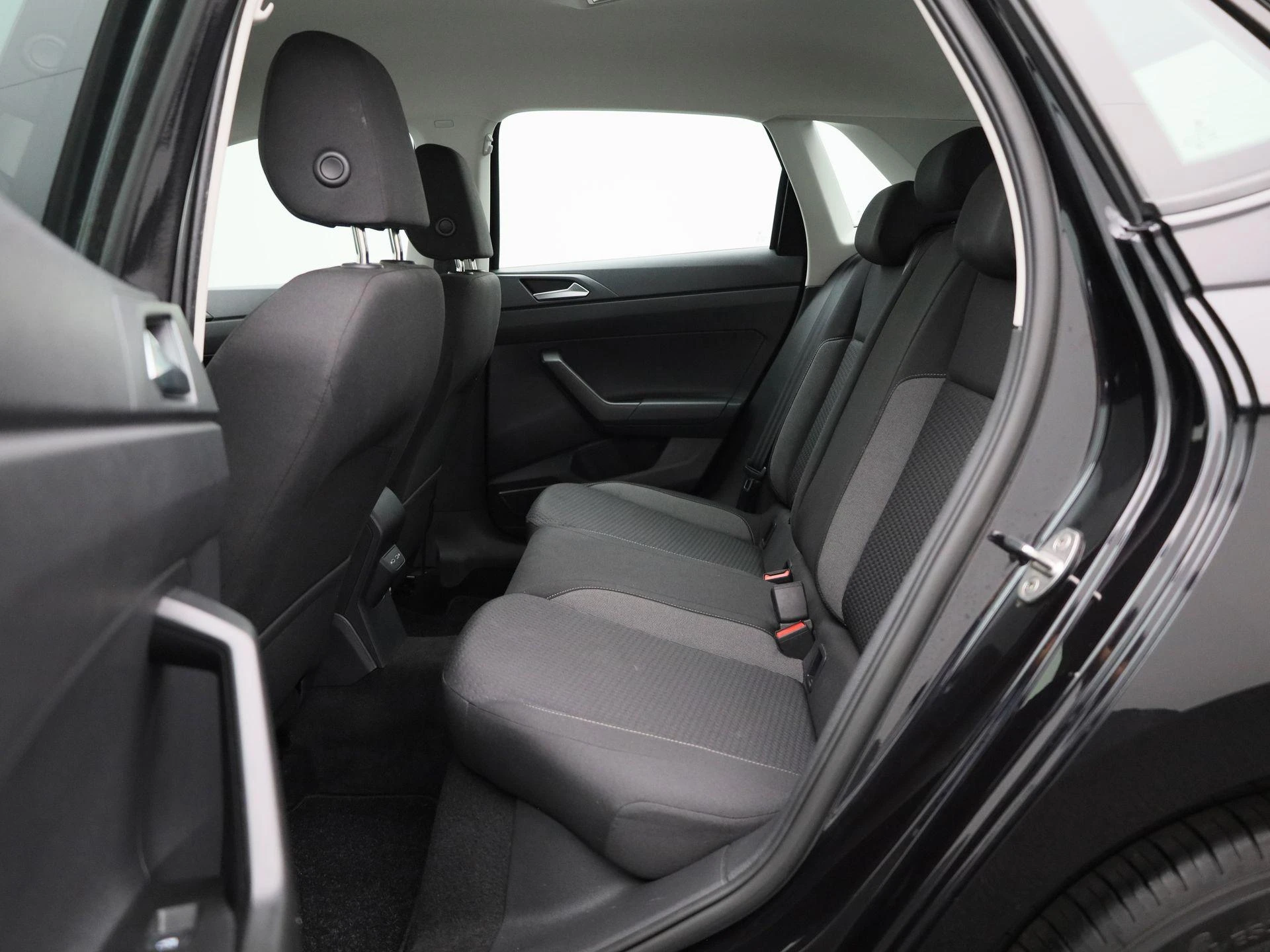 Volkswagen-Polo-image-11