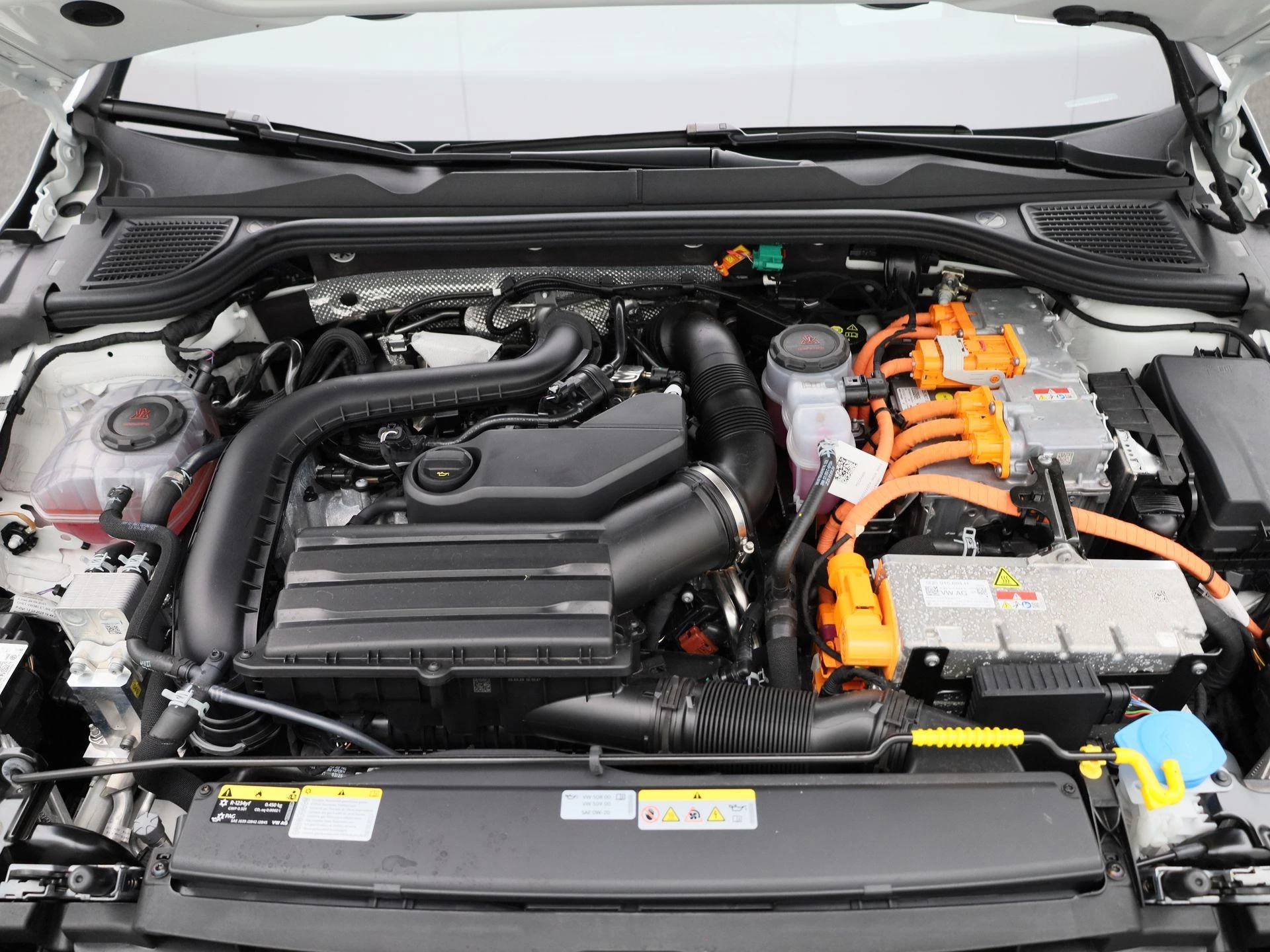Volkswagen-Golf-image-42