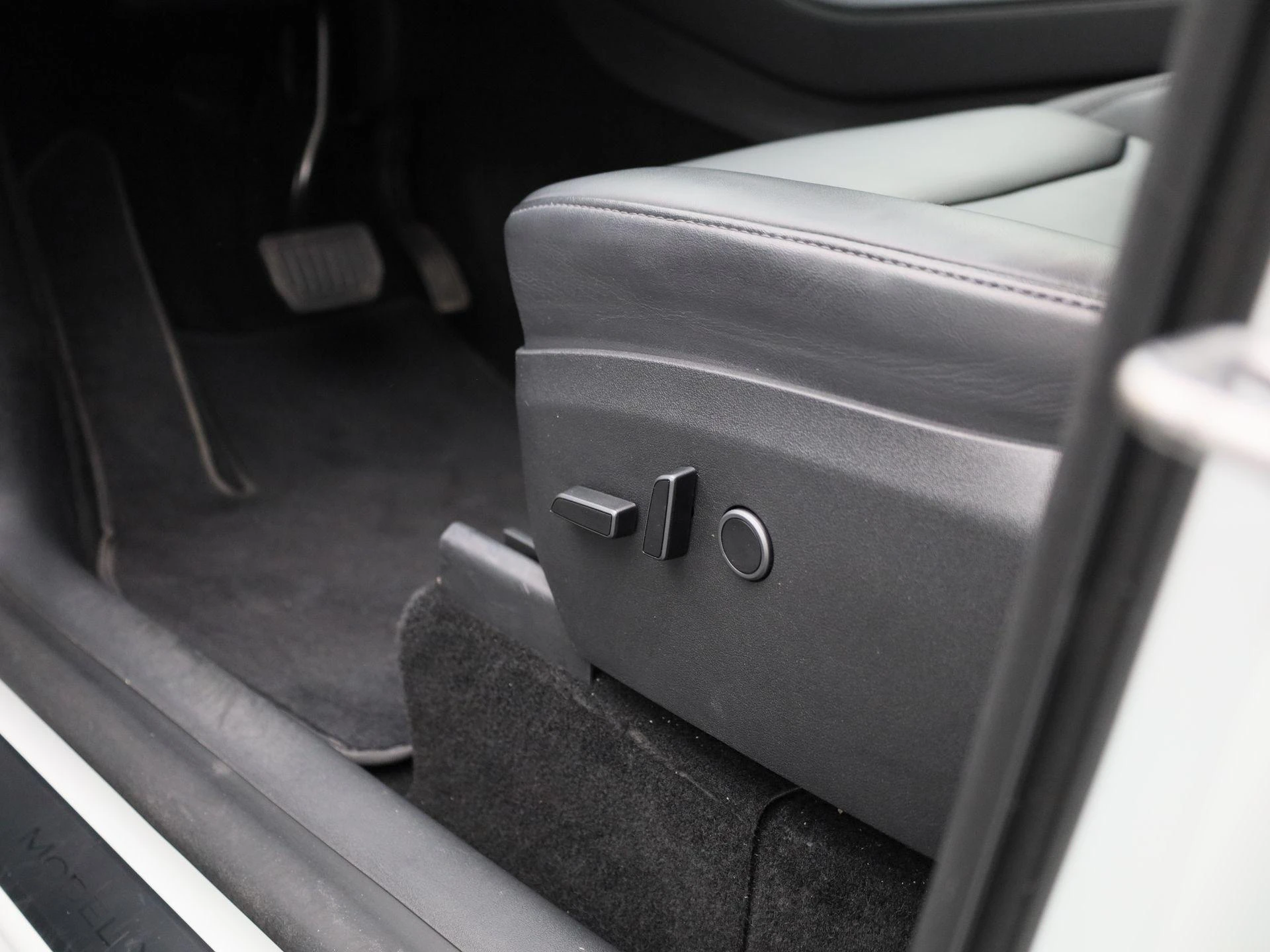 Tesla Model Y Long Range Dual Motor AWD